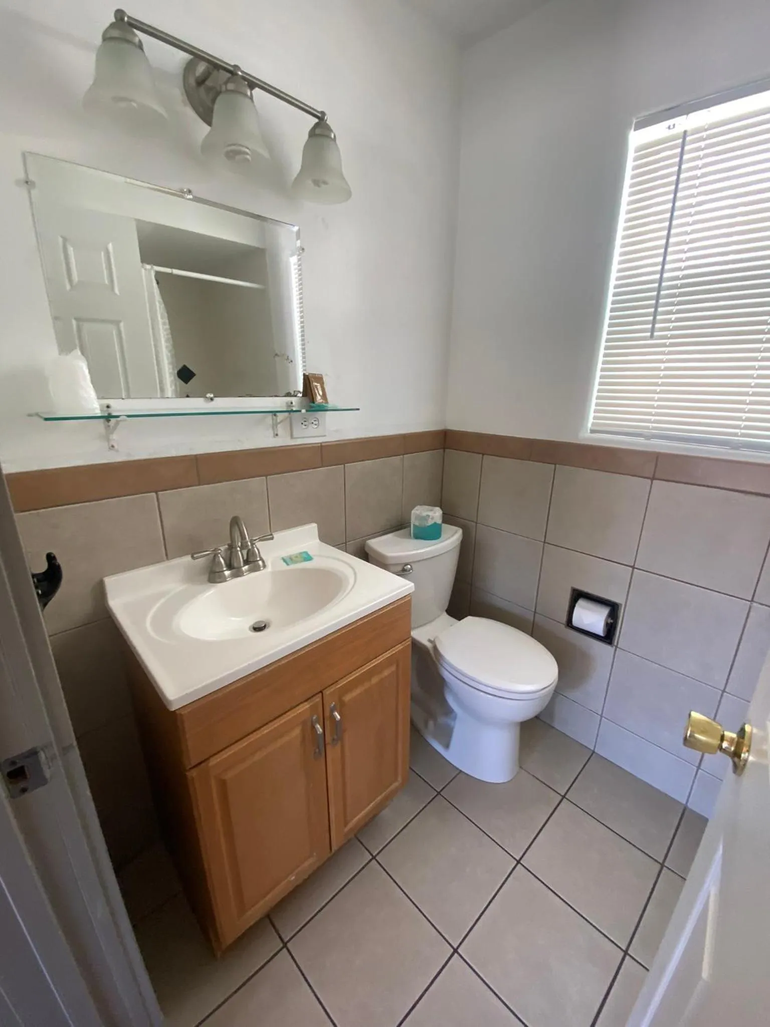 Shower in City Center Motel