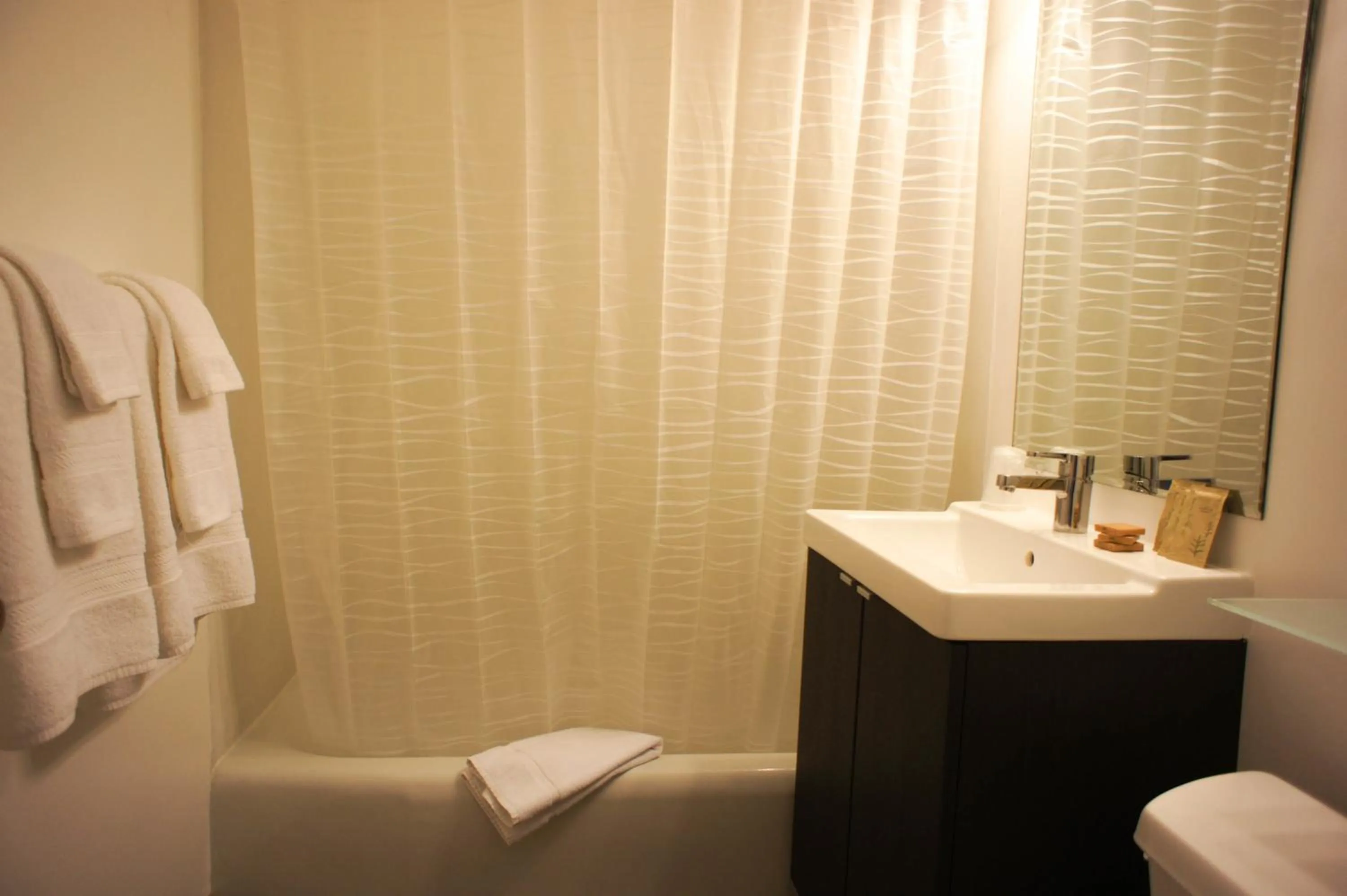 Shower in City Center Motel