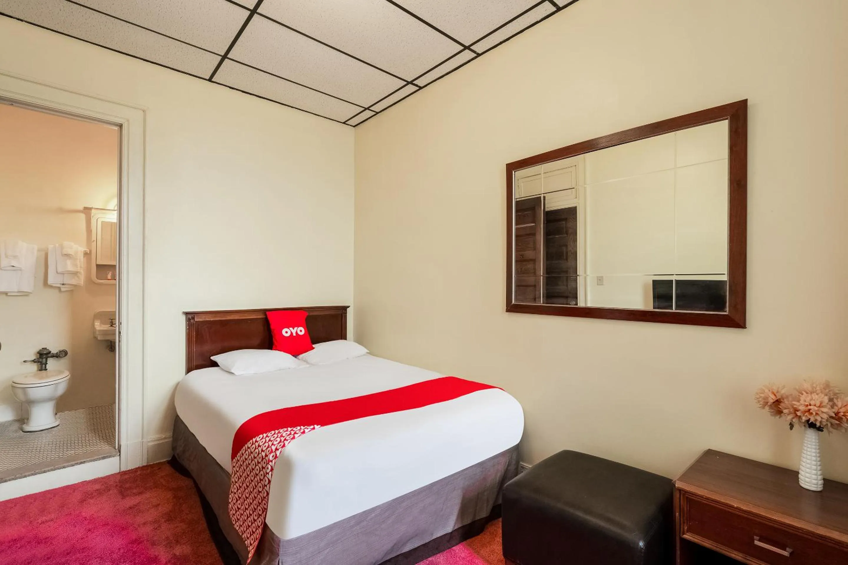 Bedroom in OYO Hotel Bradford Main St PA