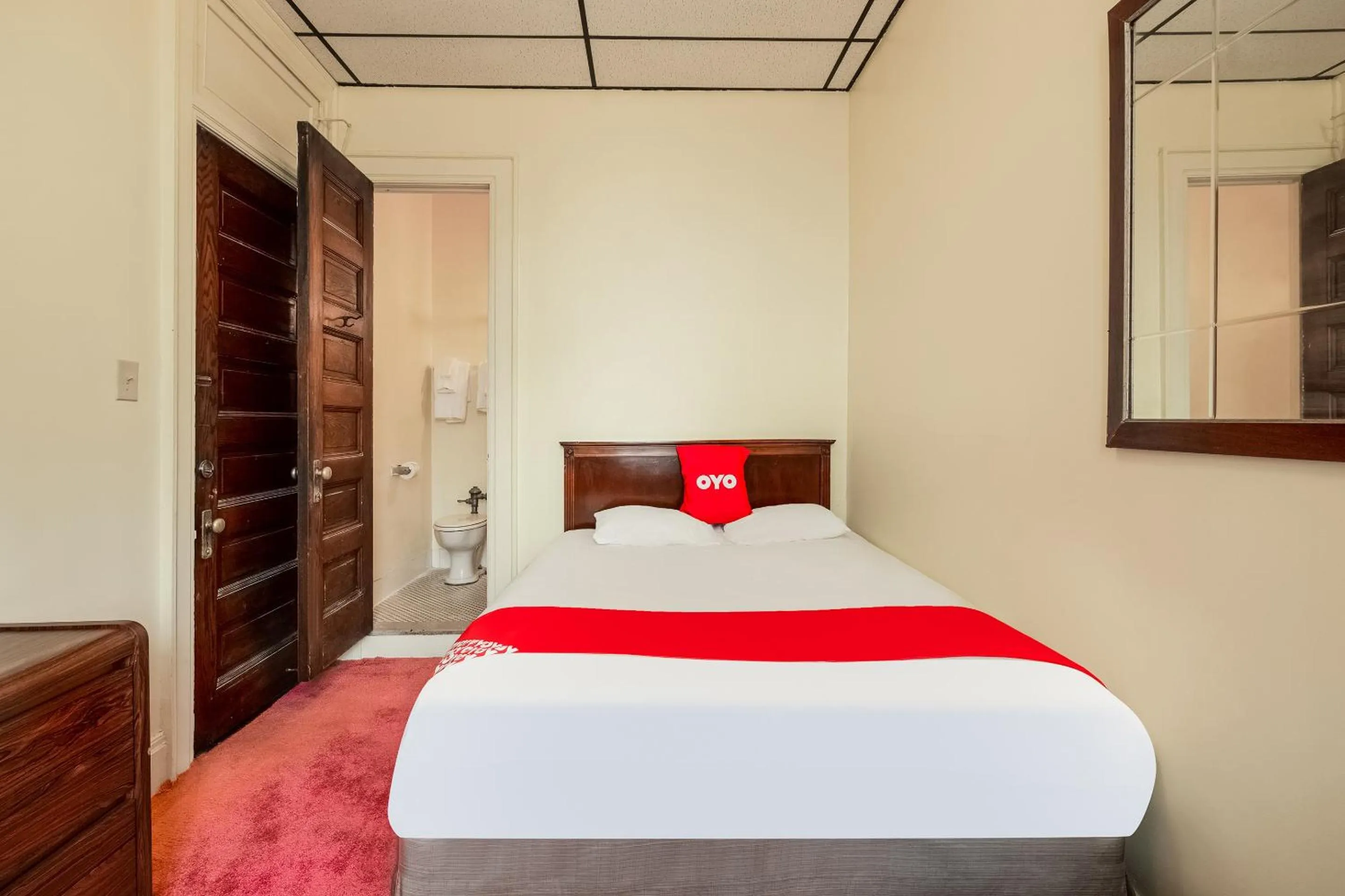 Bedroom in OYO Hotel Bradford Main St PA