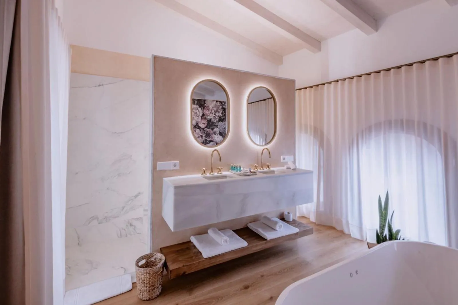 Bathroom in Hotel Palau Macelli & Spa