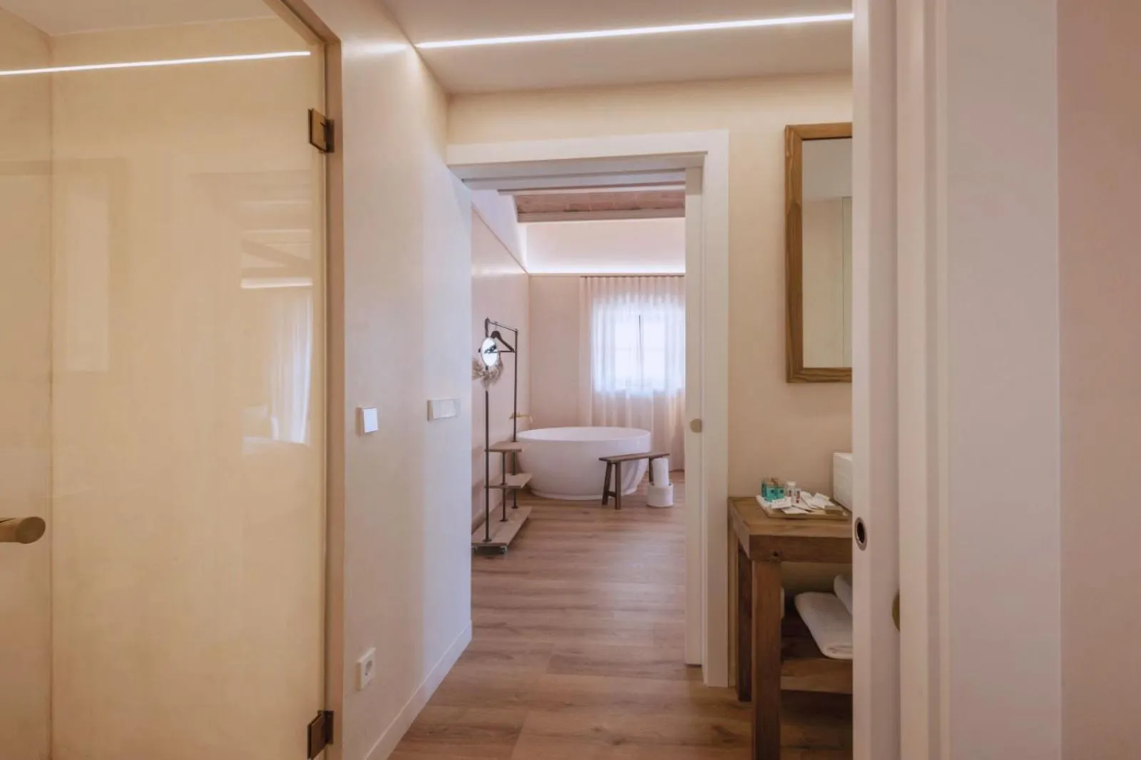 Bathroom, Bed in Hotel Palau Macelli & Spa