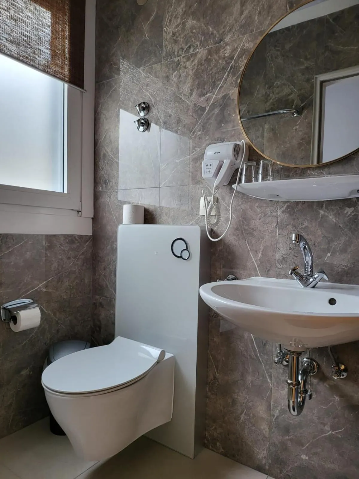 Bathroom in Pension Restaurant Luna