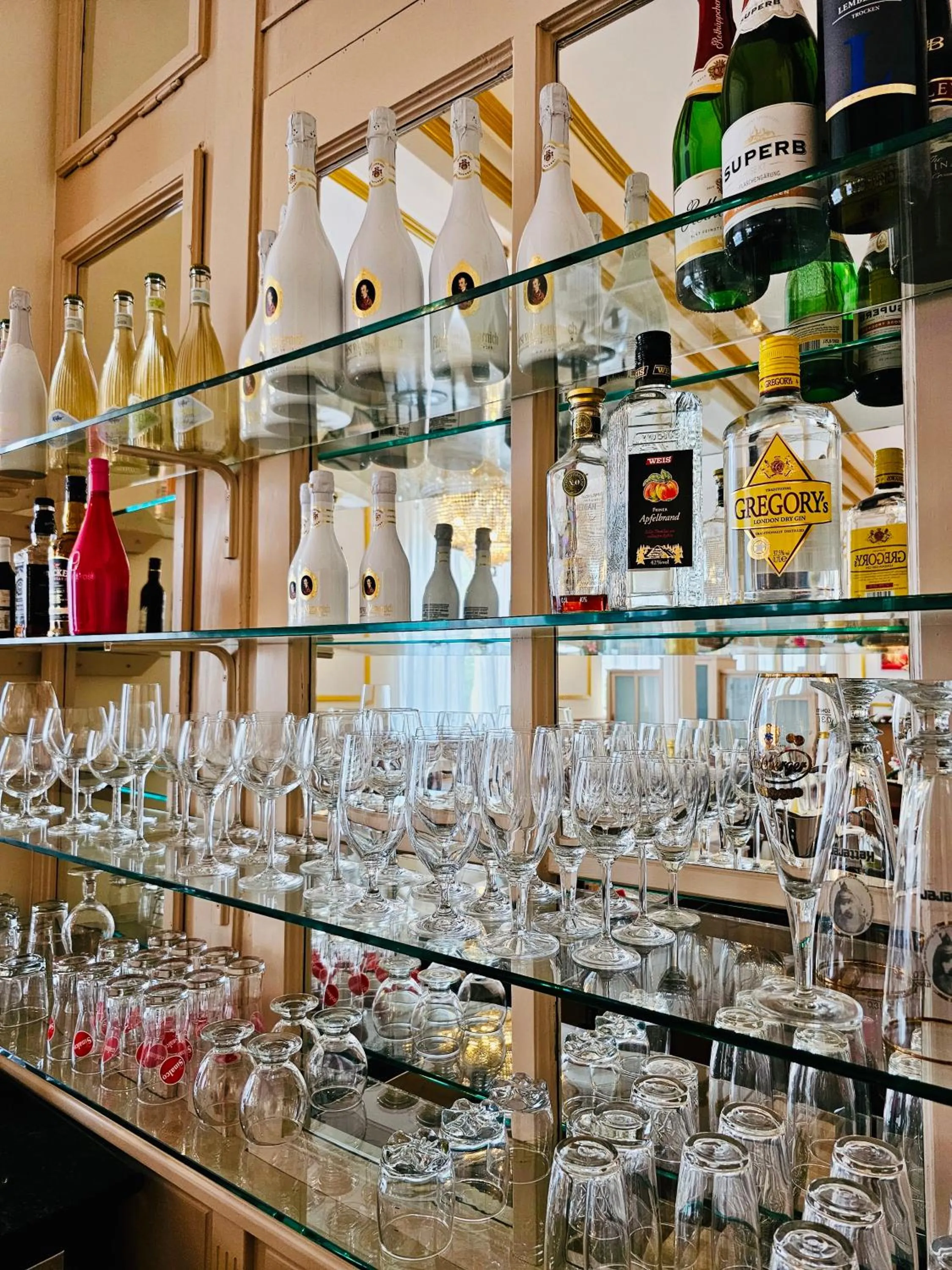 Food and drinks in Gala Hotel