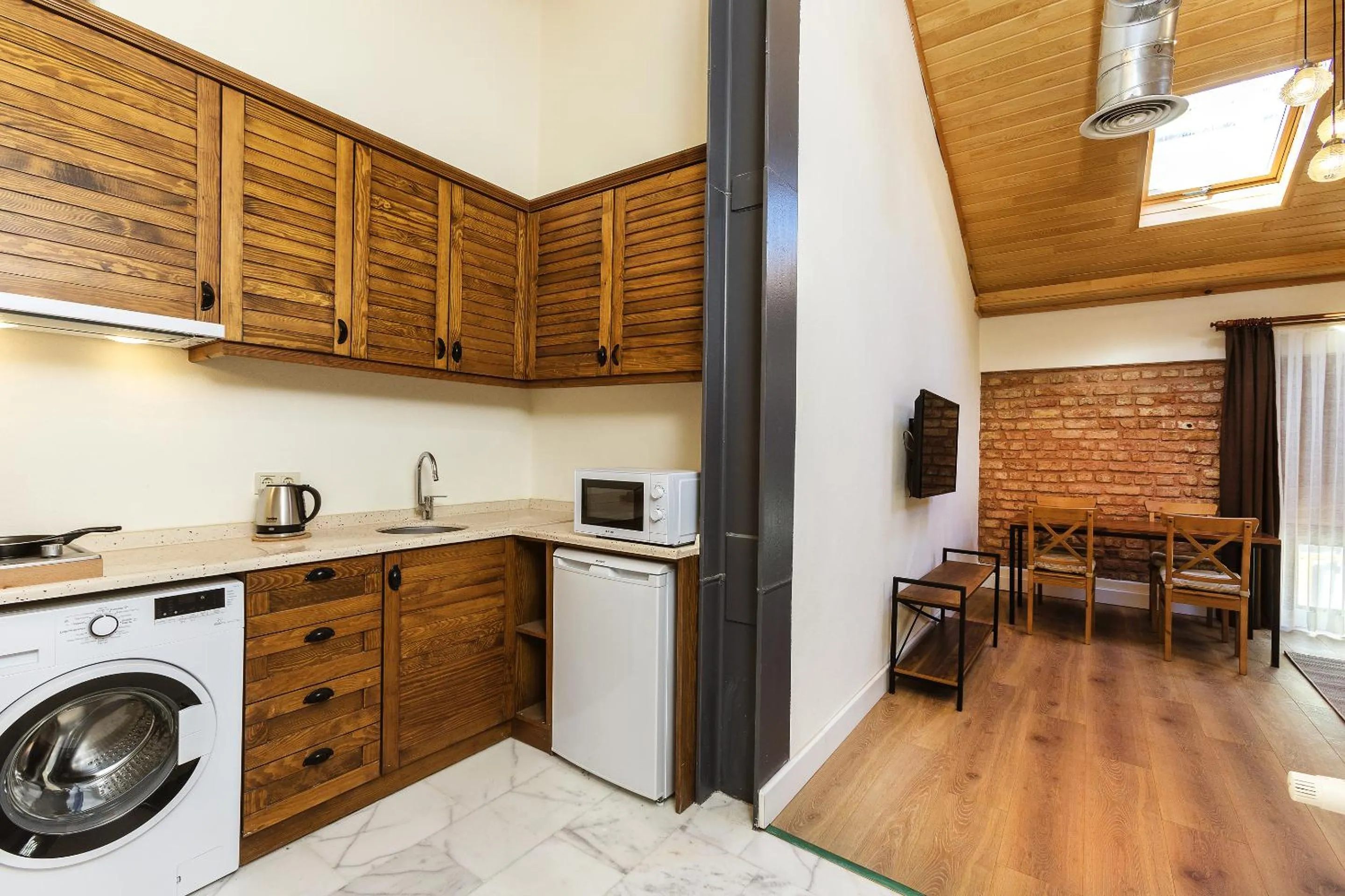 Kitchen or kitchenette in The Nomad Inn Old City İstanbul