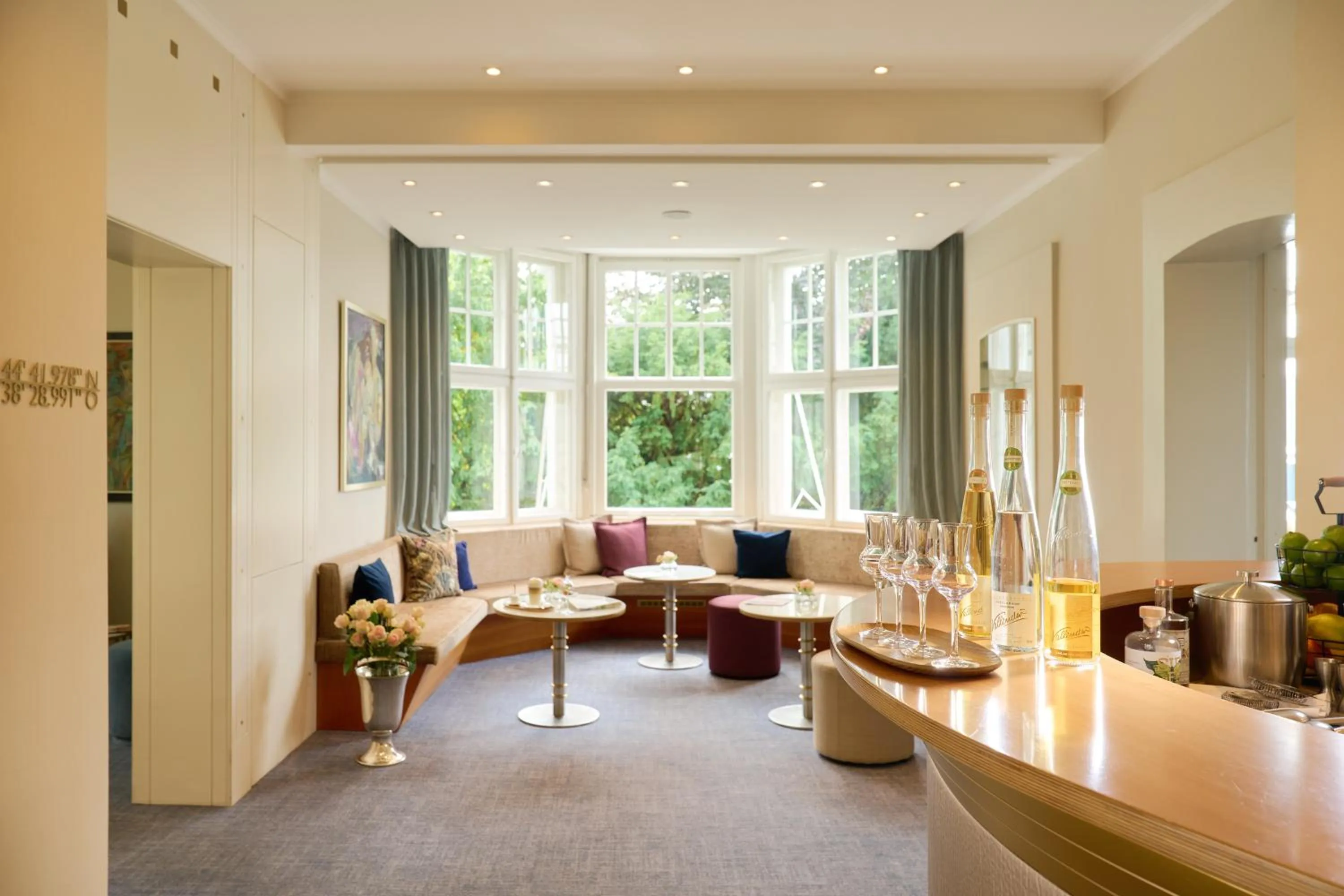 Lounge or bar in Hotel Villa Hügel