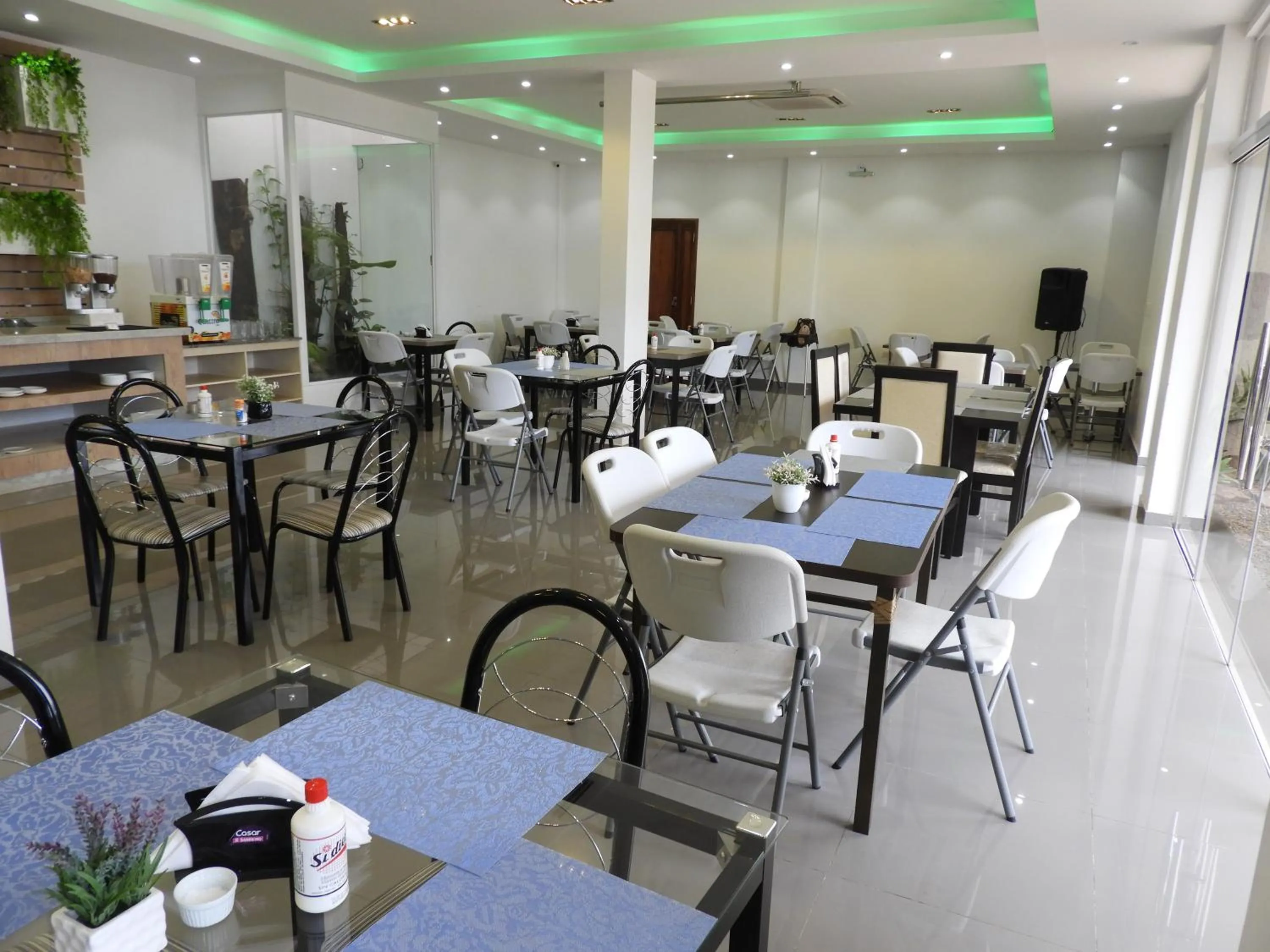 Restaurant/places to eat in Hotel Puesta del Sol by Nobile