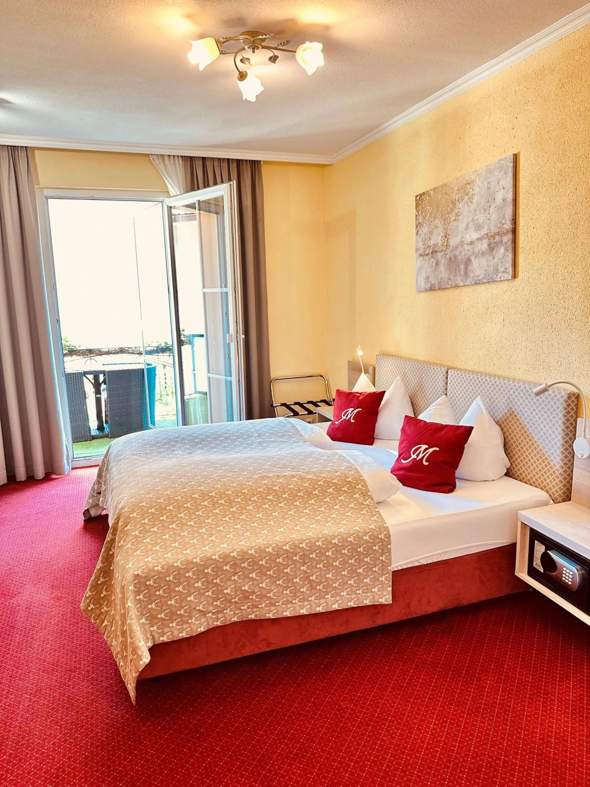 Bed in Hotel Mutz Garni