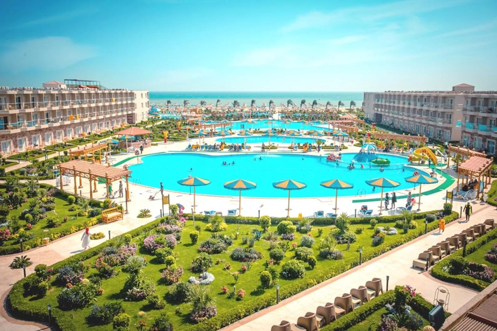 Property building in Hawaii Paradise Aqua Park Resort - Families and Couples Only