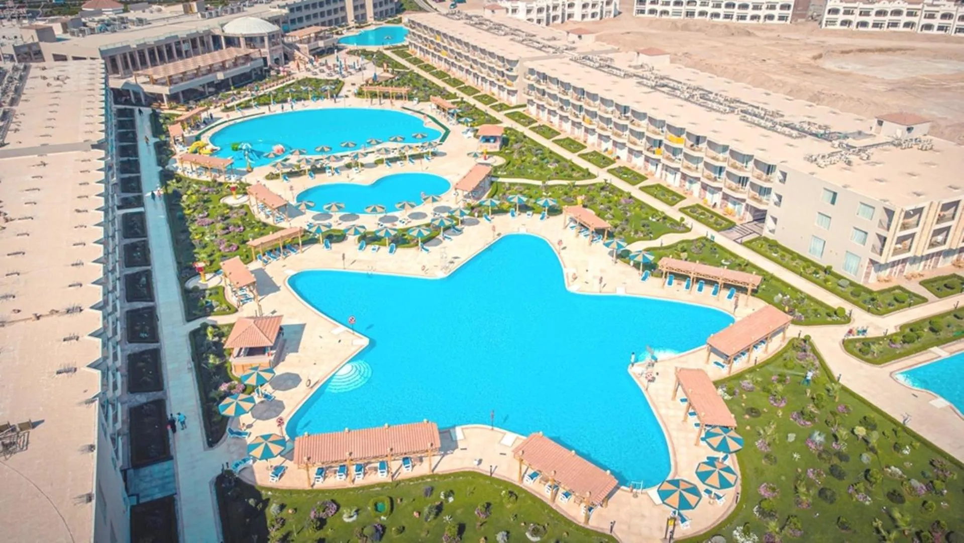 Swimming pool in Hawaii Paradise Aqua Park Resort - Families and Couples Only