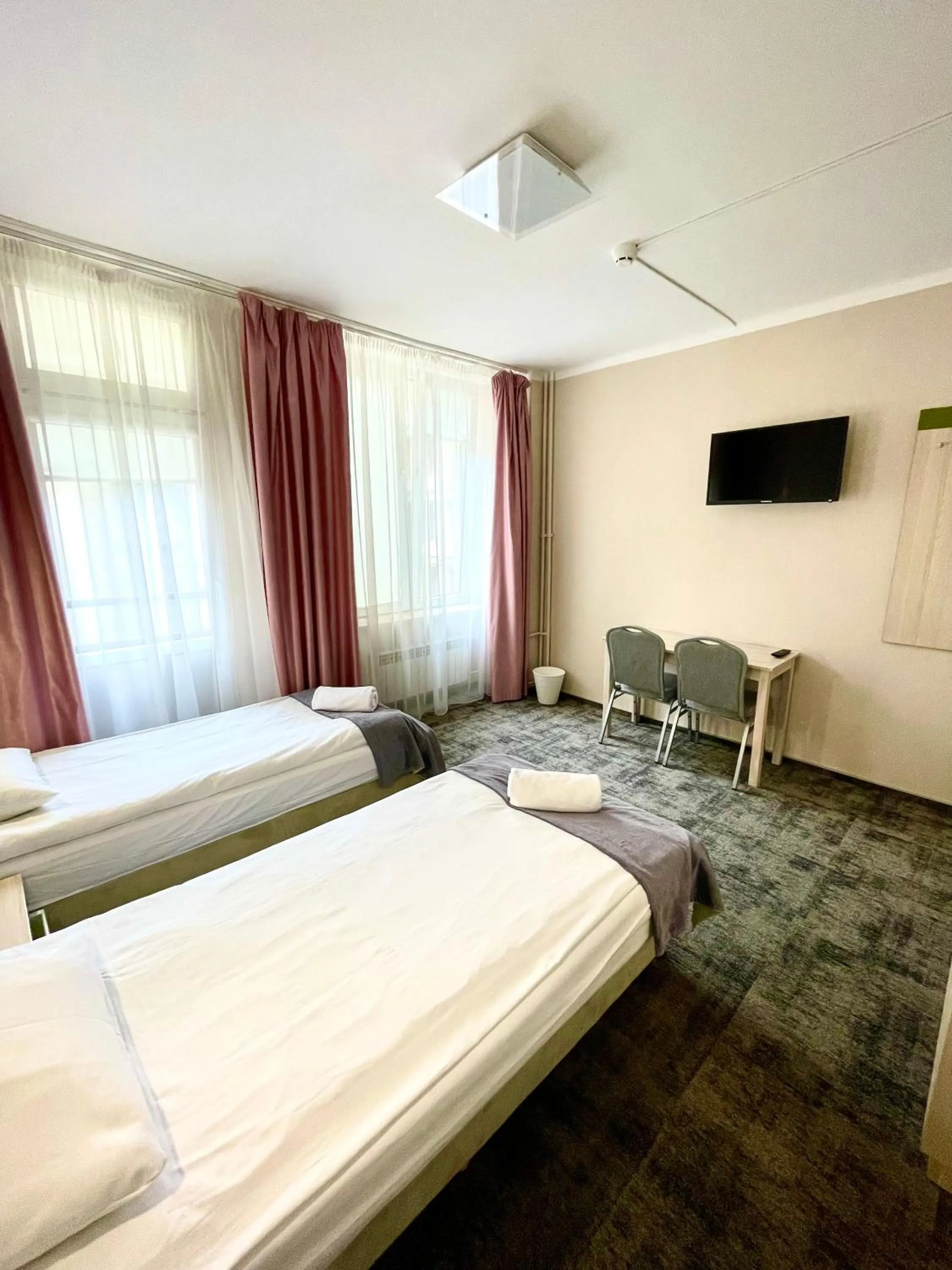 Photo of the whole room, Bed in eMKa Hostel