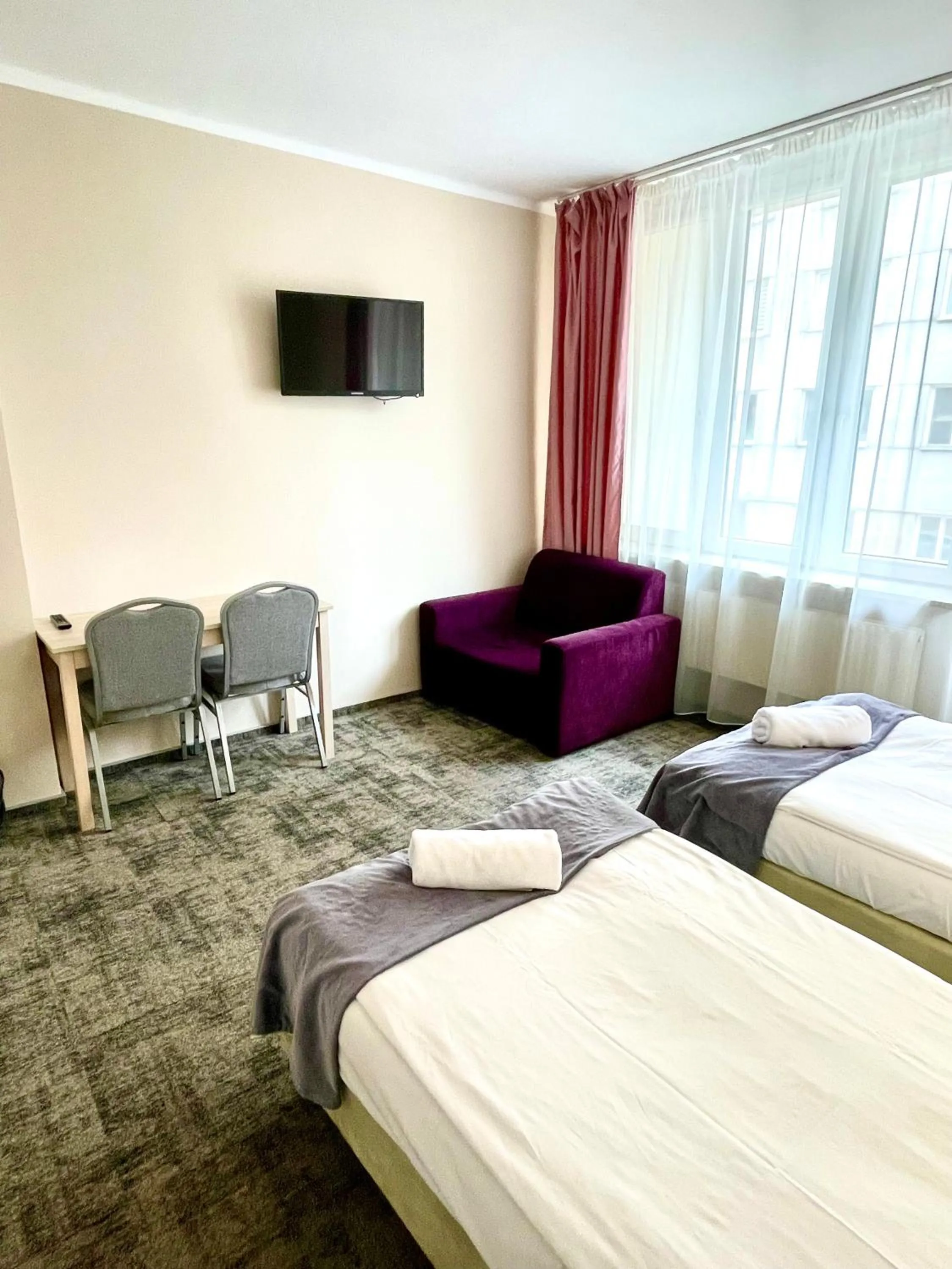 Photo of the whole room, Bed in eMKa Hostel