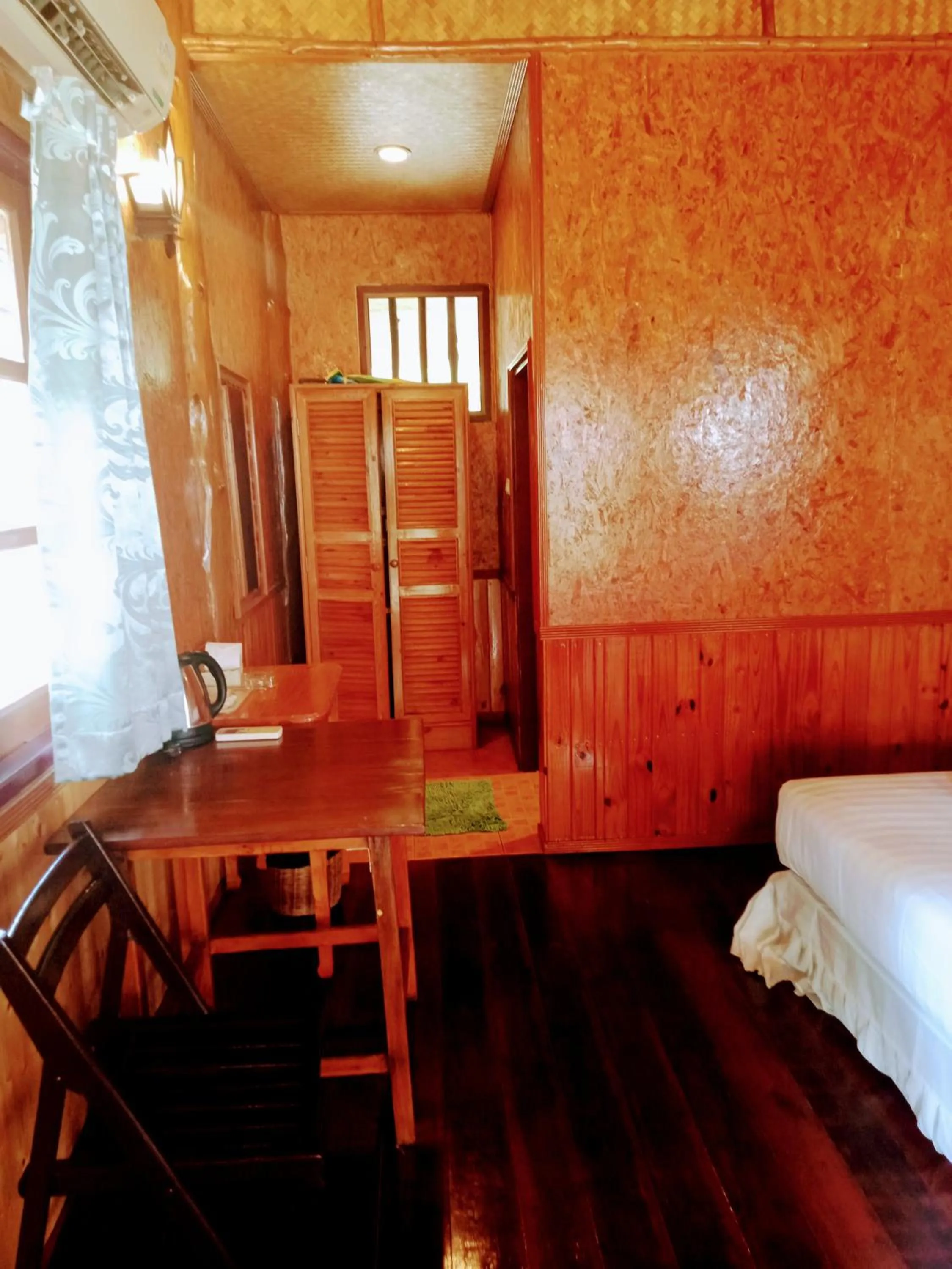 Bed in Bow Thong Beach Resort