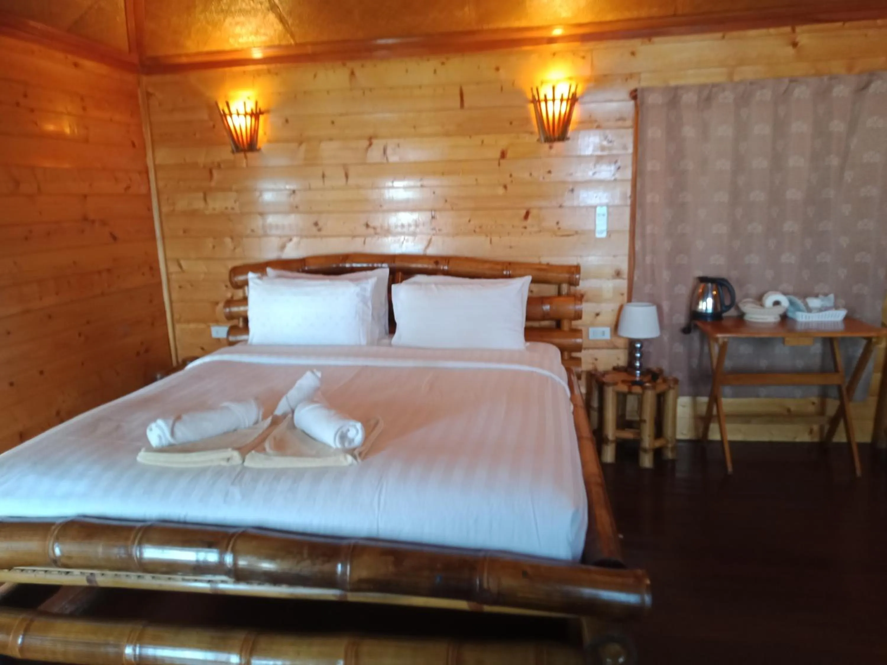 Bed in Bow Thong Beach Resort