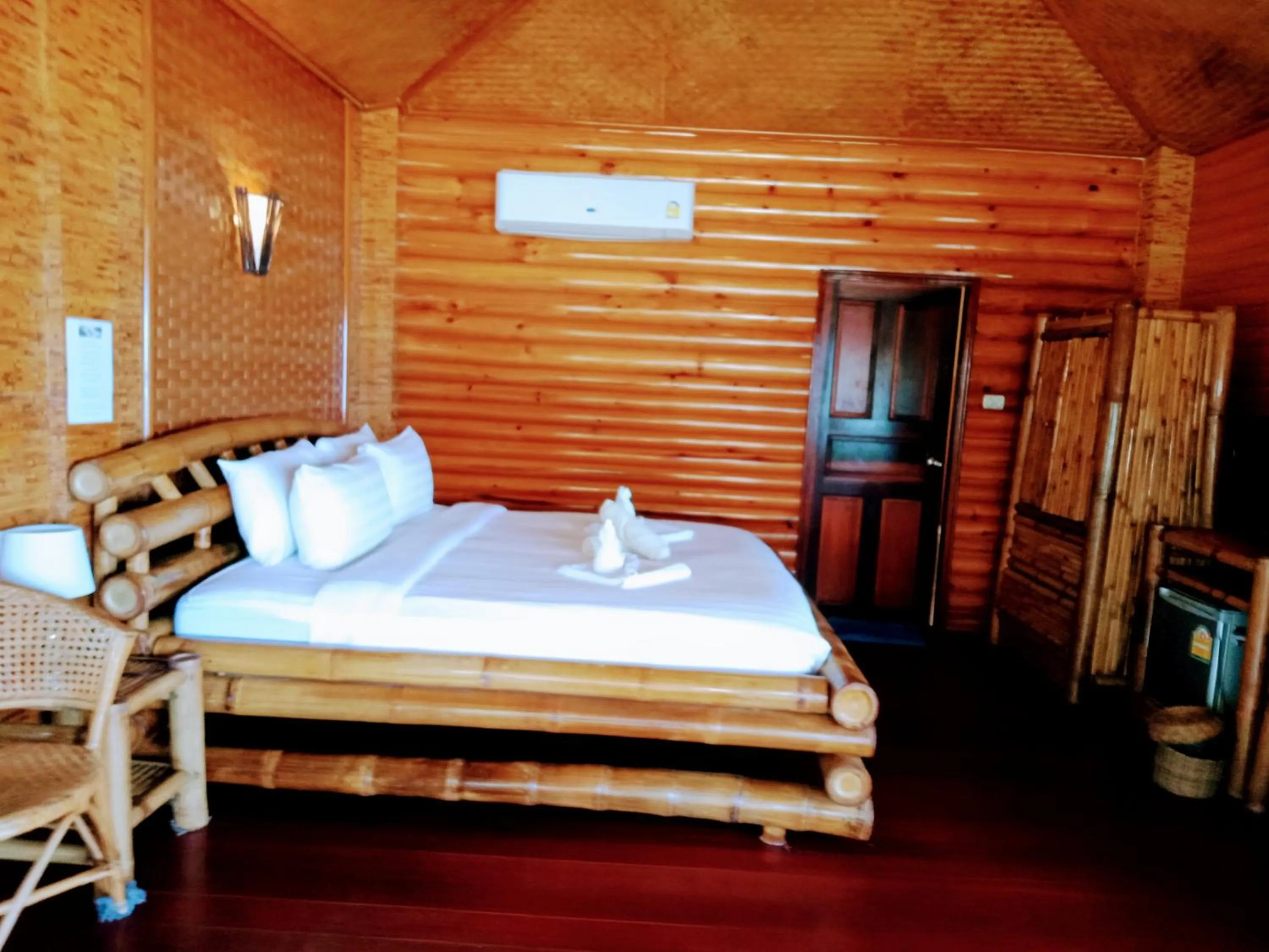 Bed in Bow Thong Beach Resort