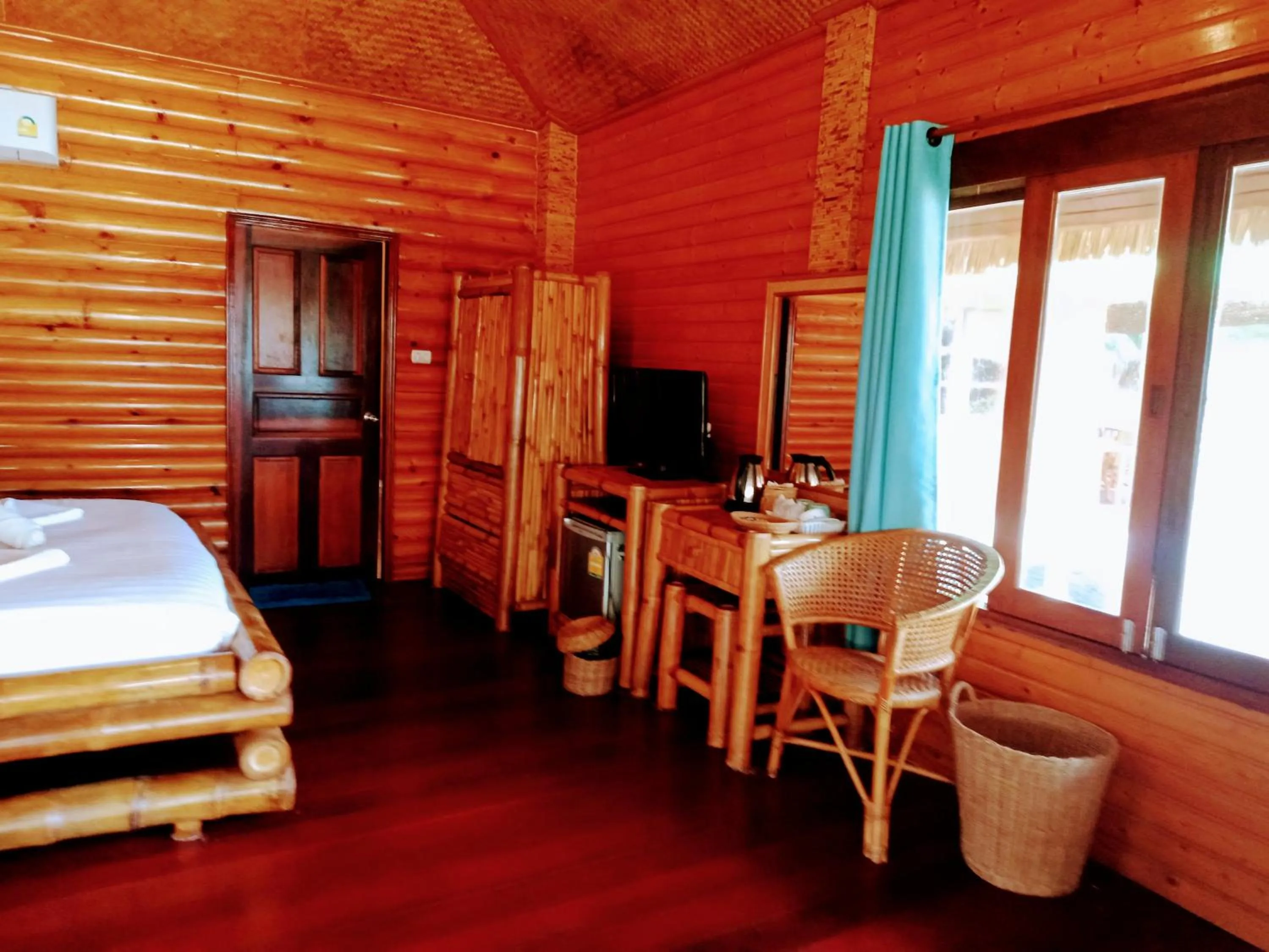 Bed in Bow Thong Beach Resort