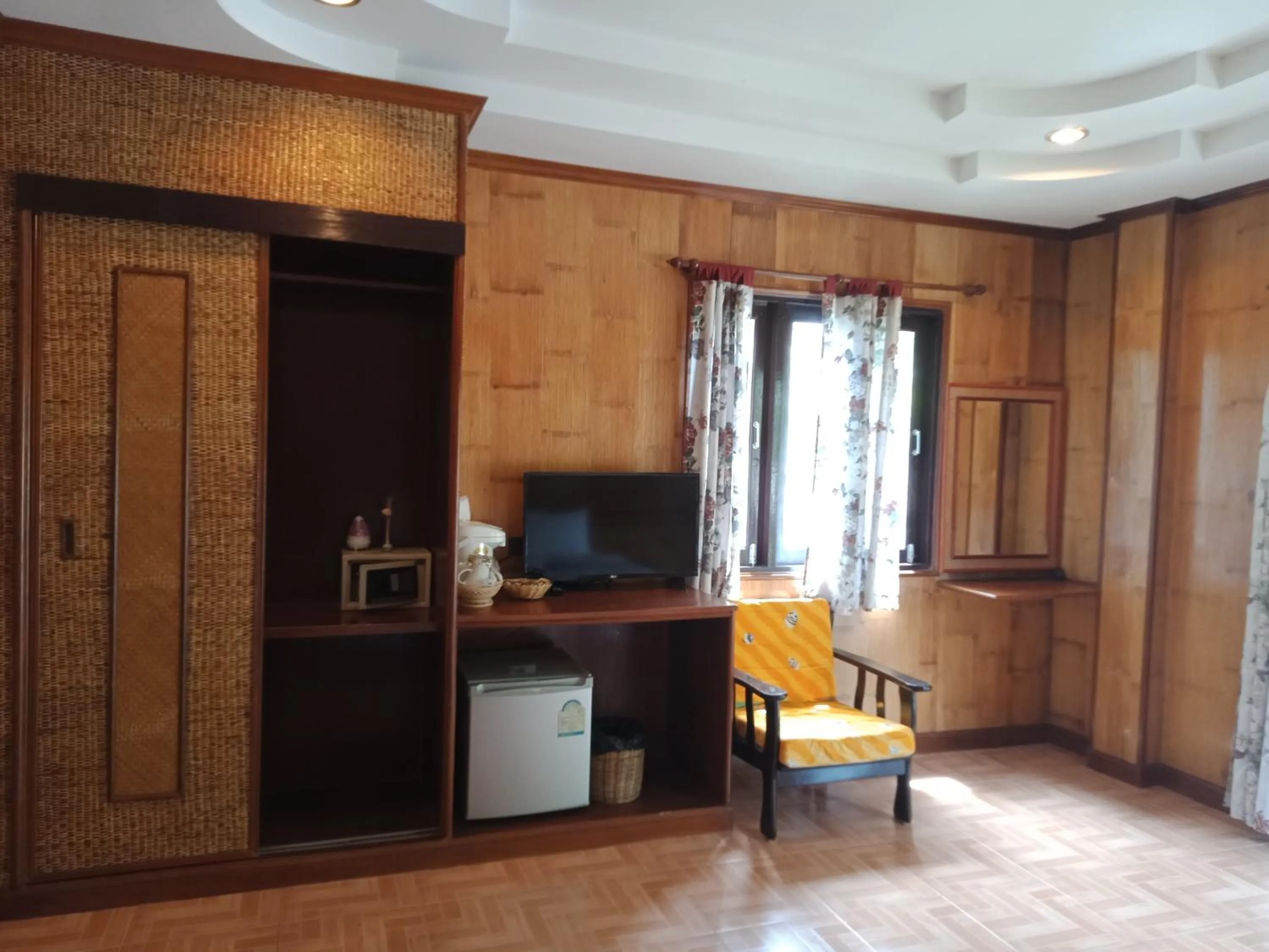 Bow Thong Beach Resort