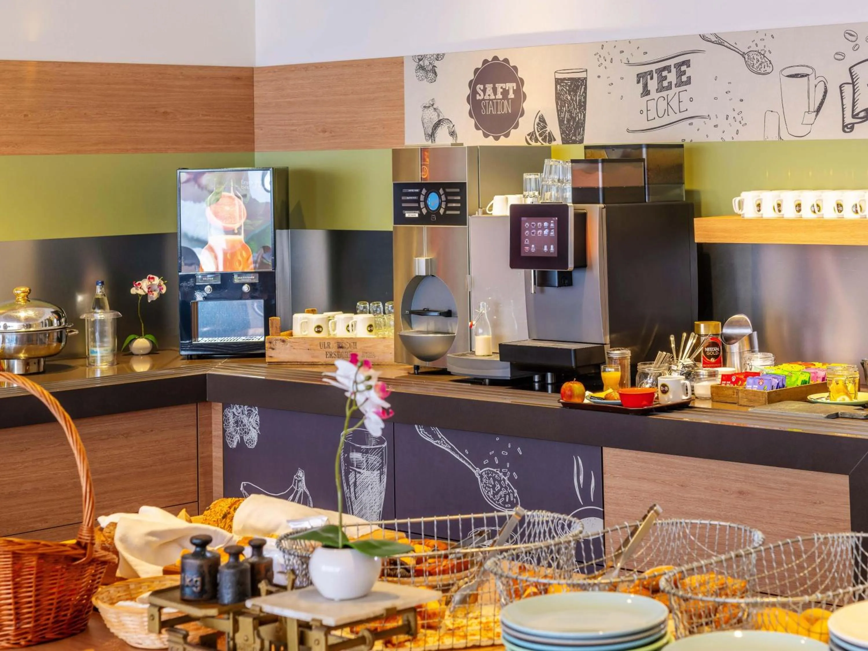 Restaurant/places to eat in B&B Hotel Aachen-Hbf