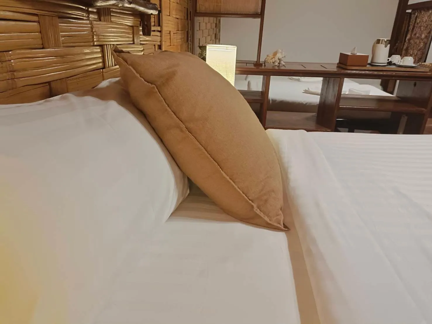 Bed in Nangyuan Island Dive Resort