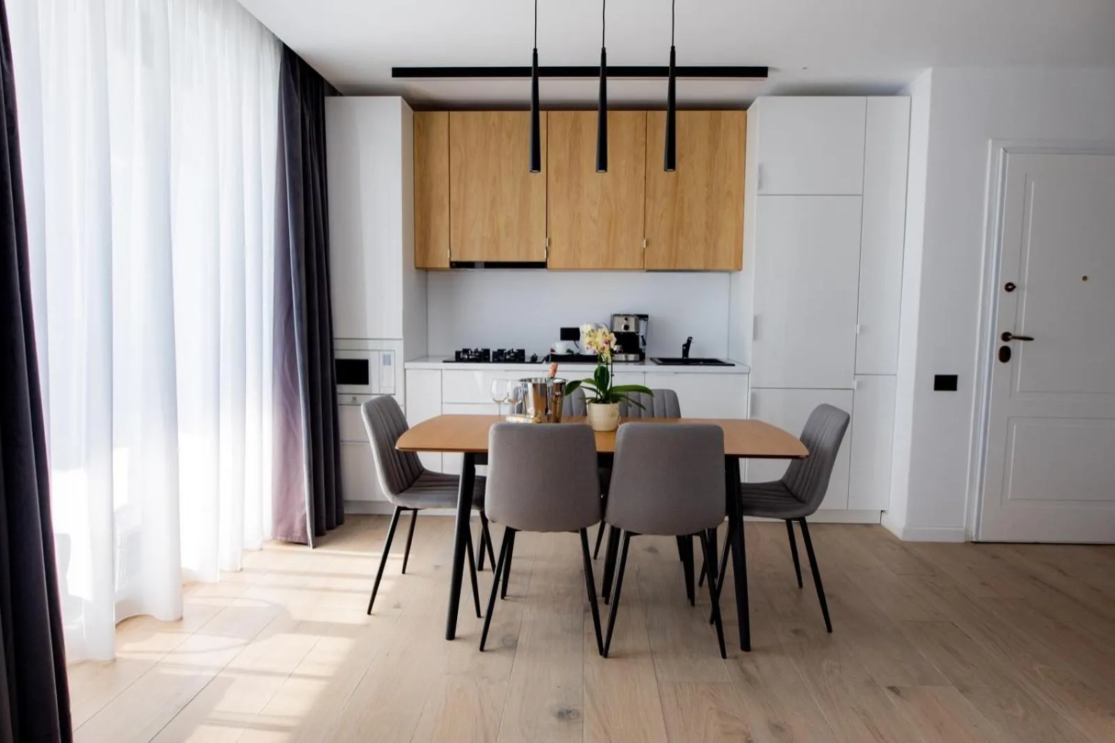 Kitchen or kitchenette in Sea On Mamaia