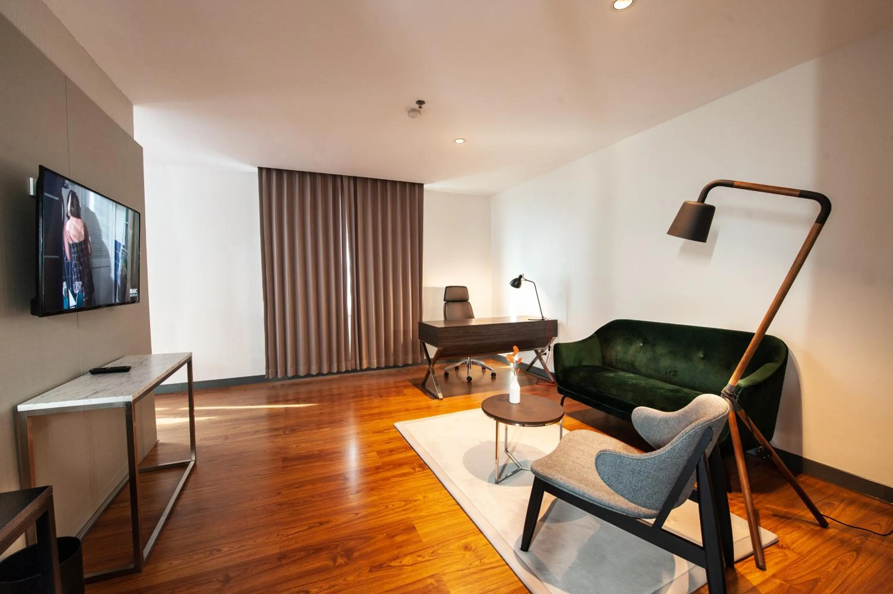 Lee Gardens Plaza Hotel - SHA Plus