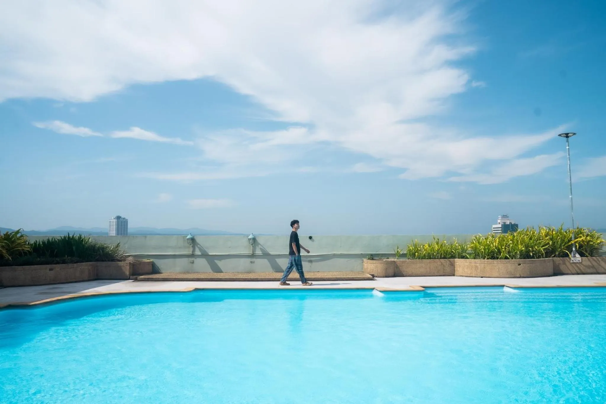Swimming pool in Lee Gardens Plaza Hotel - SHA Plus