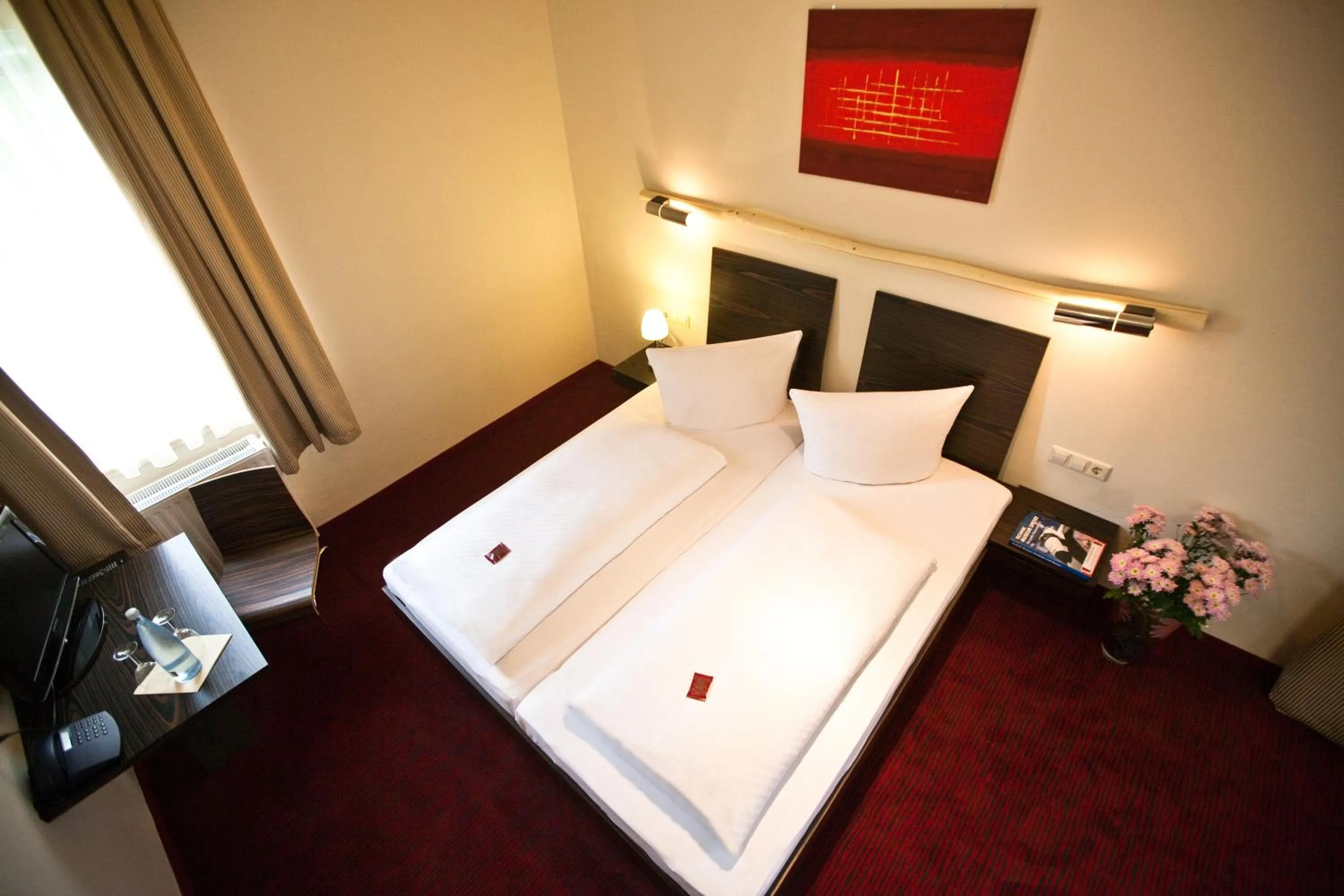 Photo of the whole room, Bed in Hotel Speyer am Technik Museum