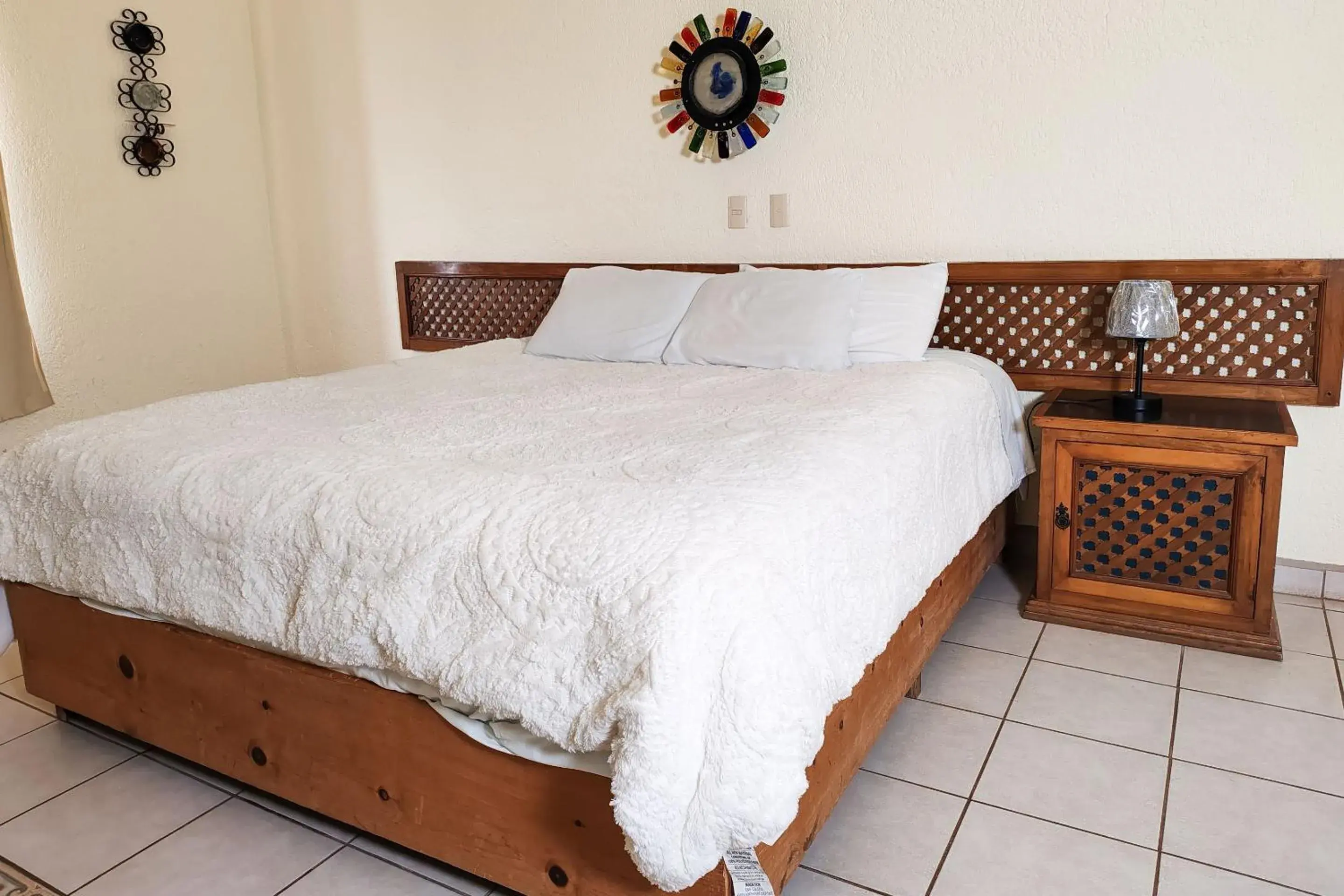 Standard Queen Room in The Halfway Inn Standard Queen Room in The Halfway Inn