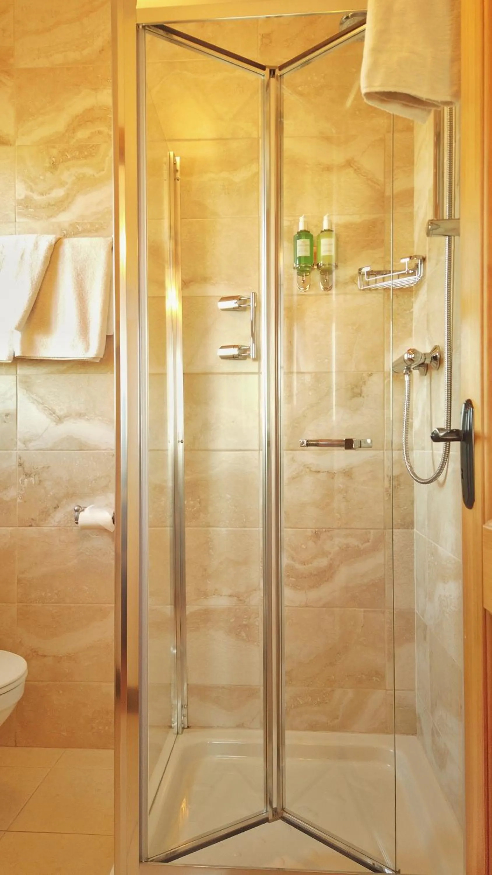 Bathroom in Ocean Heights B&B