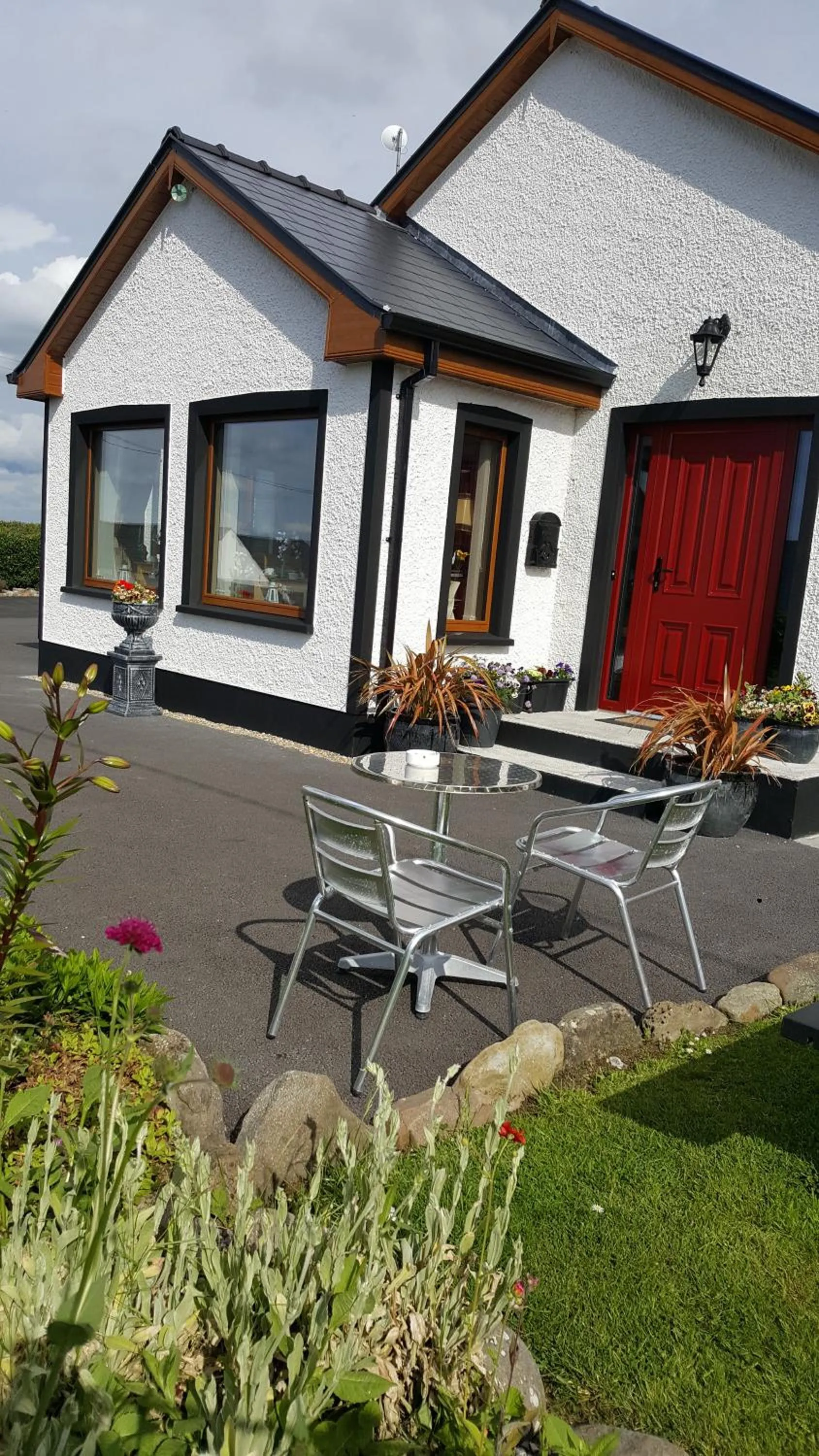 Facade/entrance in Ocean Heights B&B