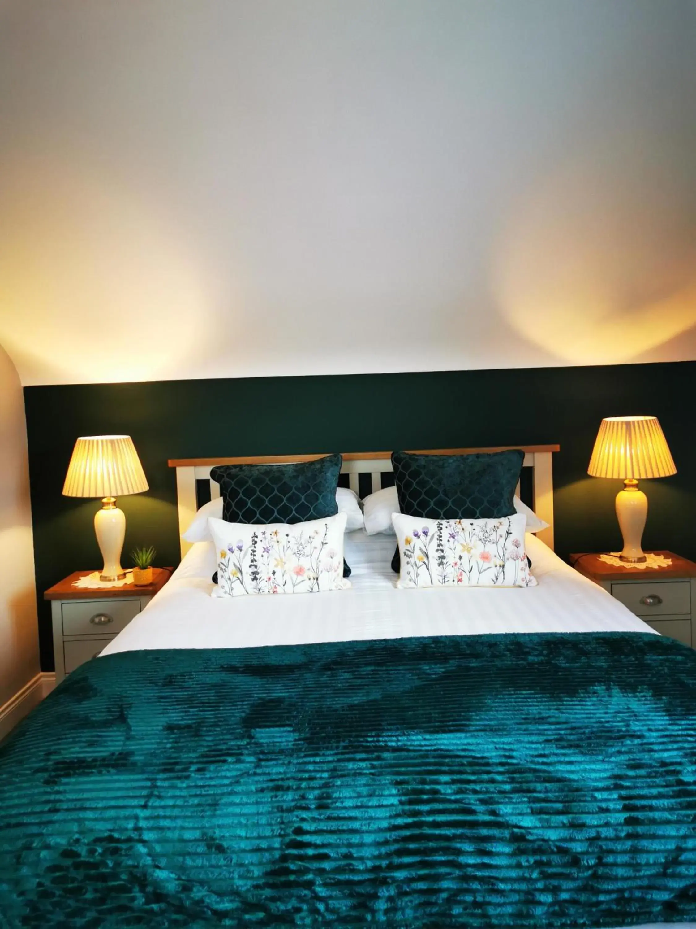 Deluxe Triple Room with Sea View in Ocean Heights B&B Deluxe Triple Room with Sea View in Ocean Heights B&B