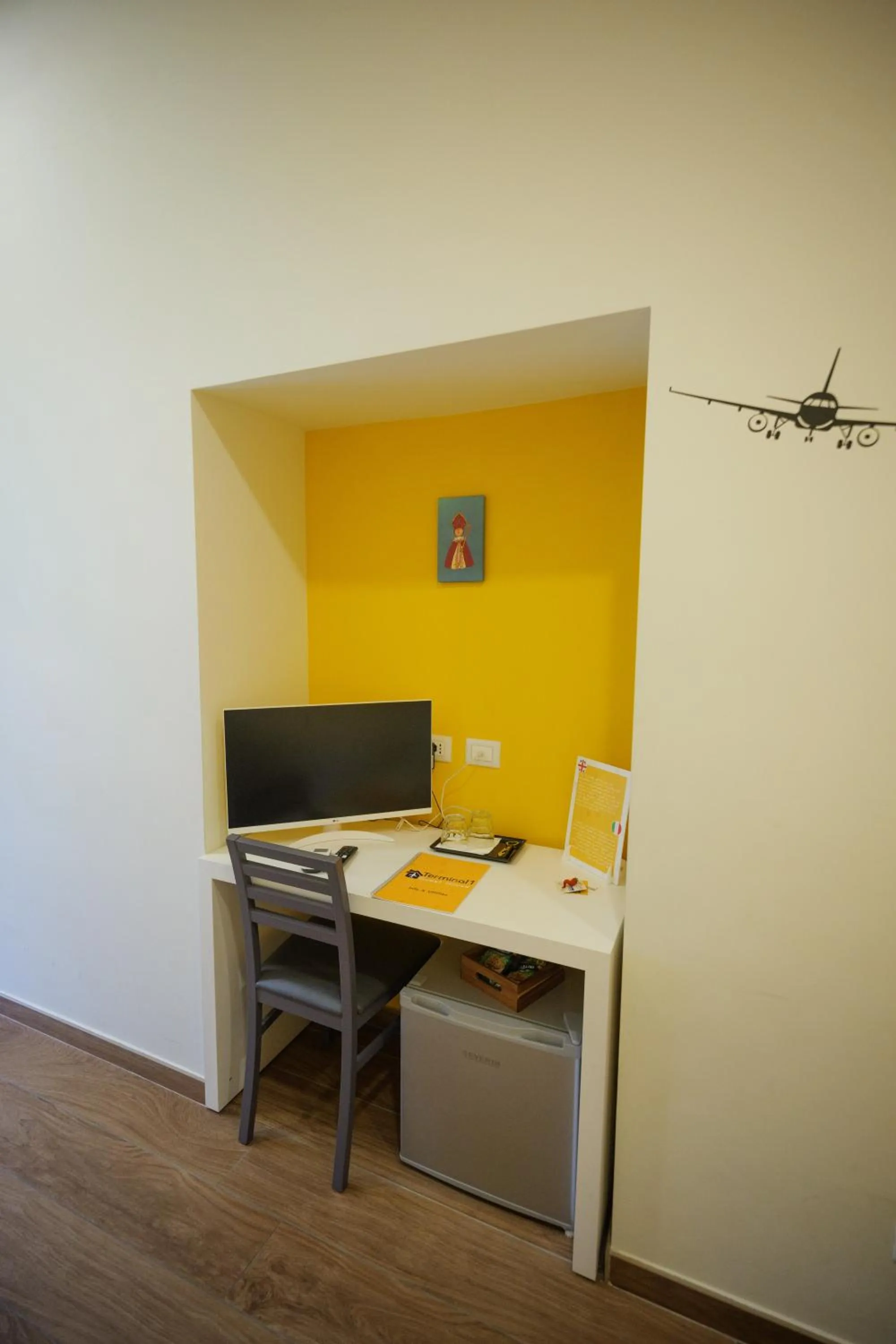 TV and multimedia in Terminal 1 Guest House