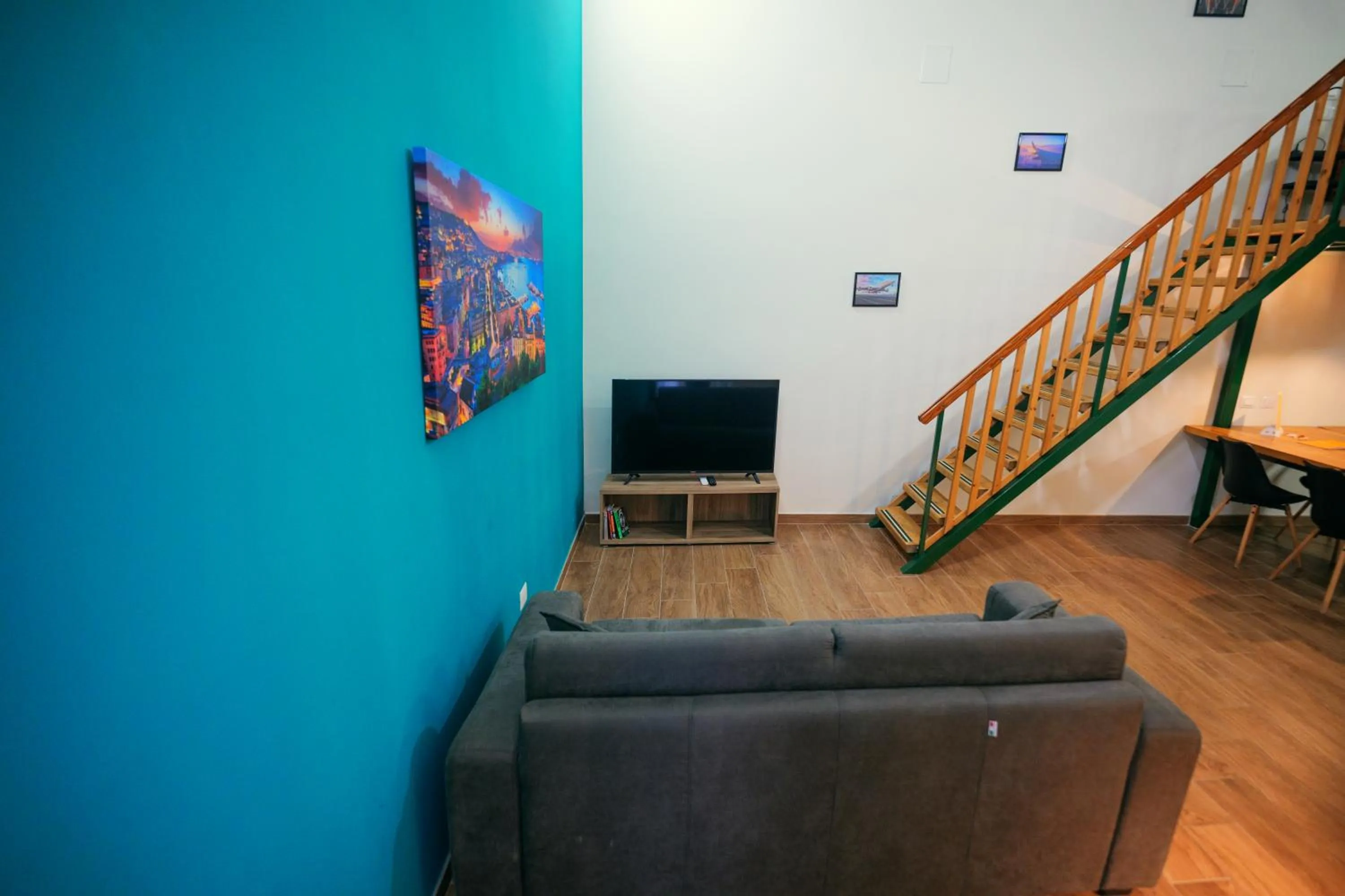 TV and multimedia in Terminal 1 Guest House