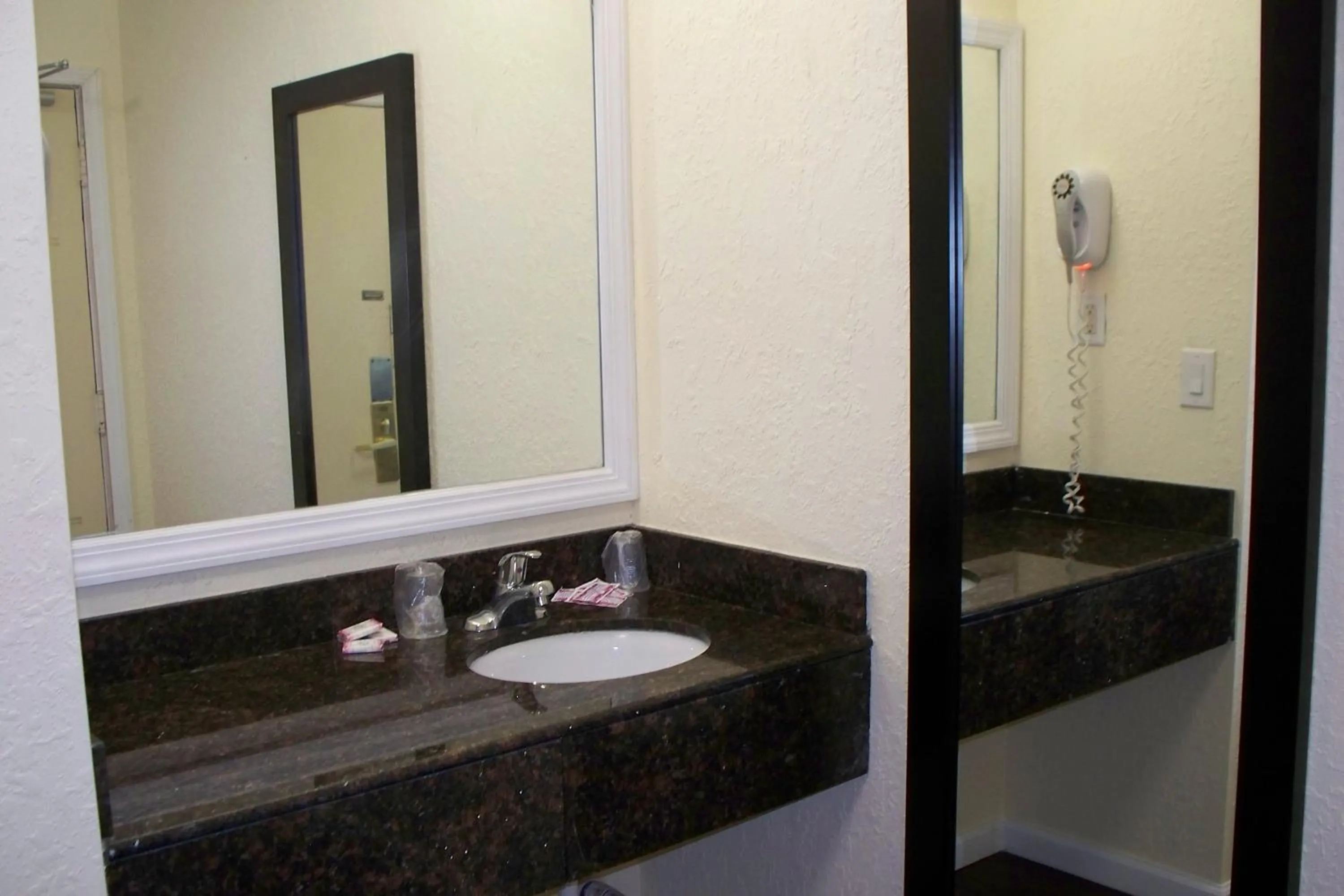 Bathroom in Budget Inn & Suites