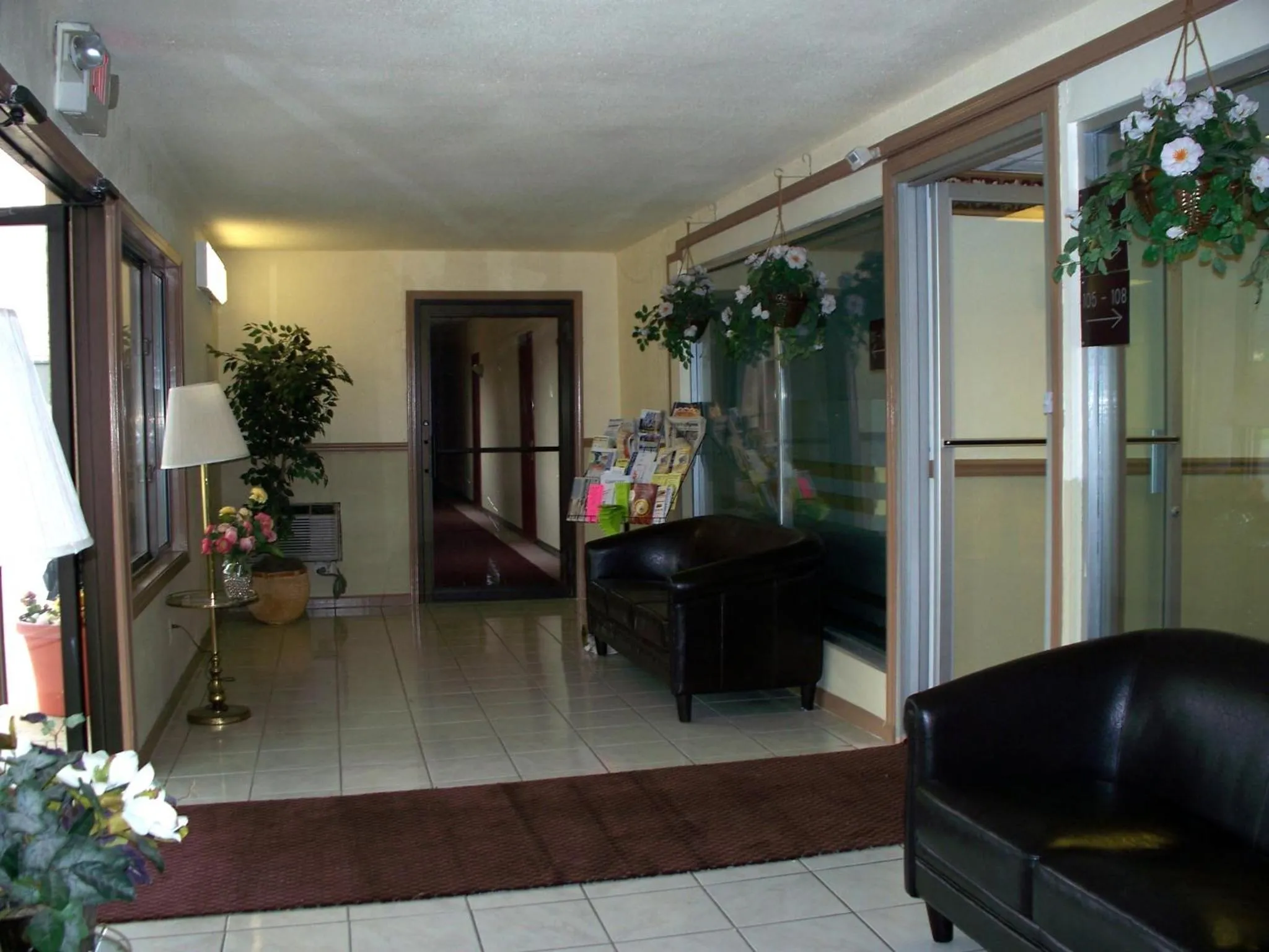 Lobby or reception in Budget Inn & Suites