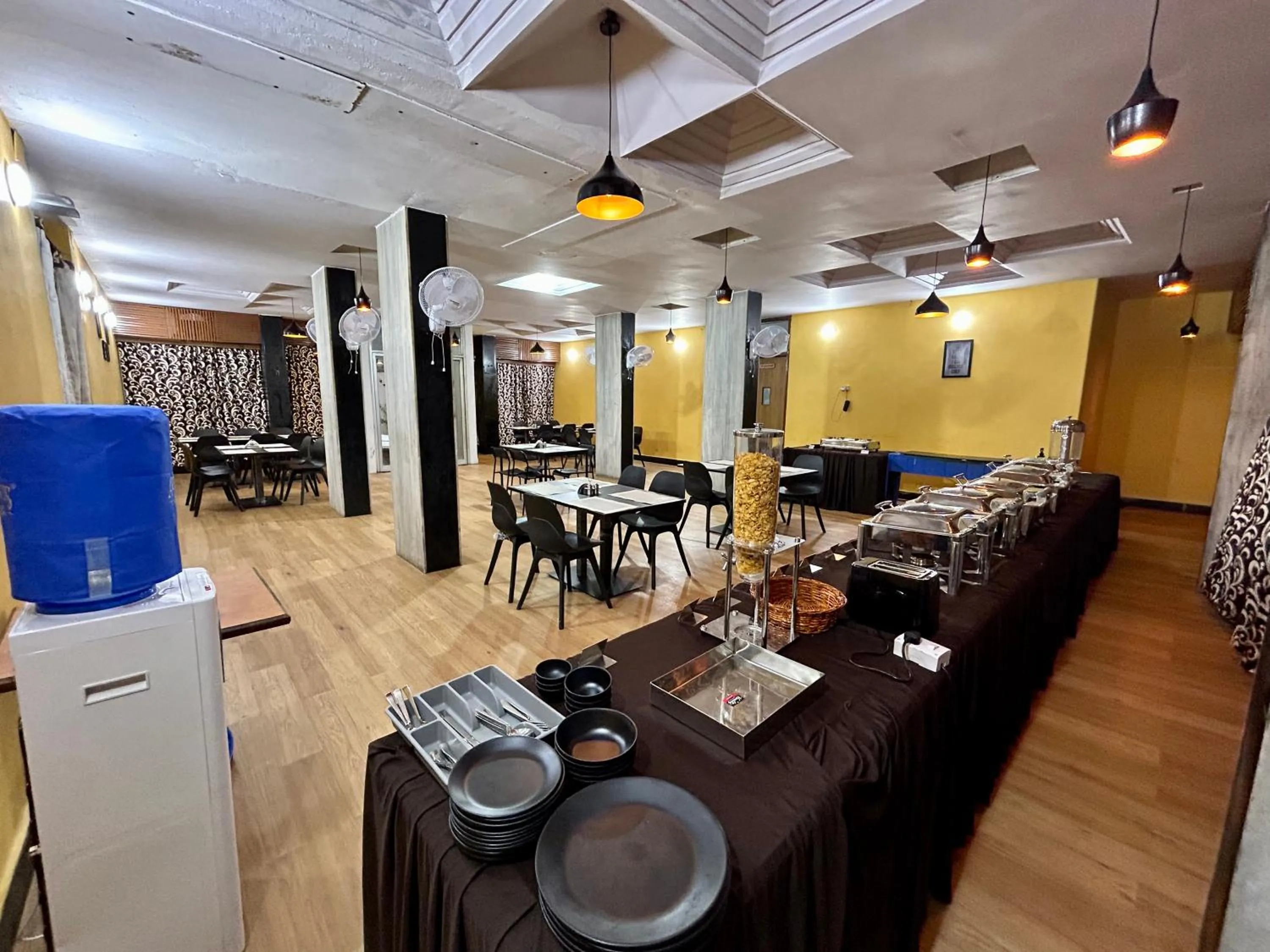 Buffet breakfast in New Hotel Suhail