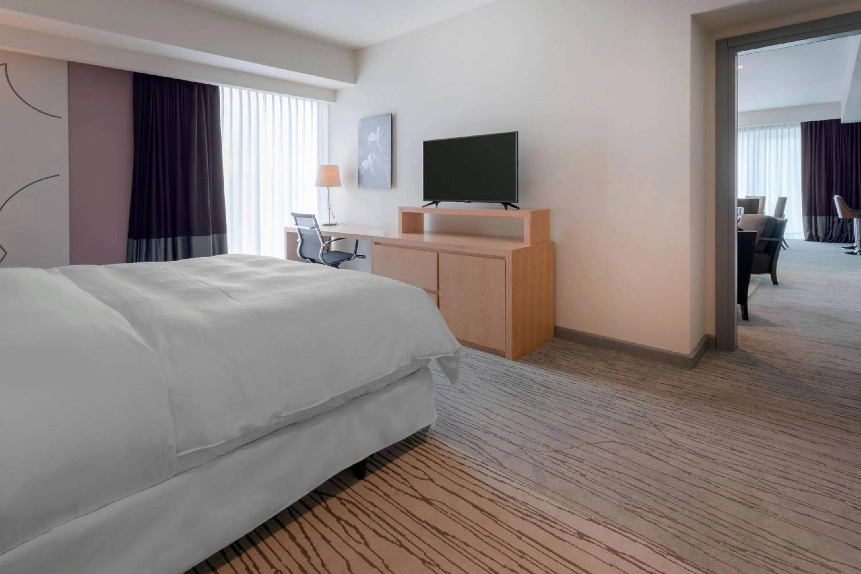 Photo of the whole room, Bed in Sheraton San Jose Hotel, Costa Rica