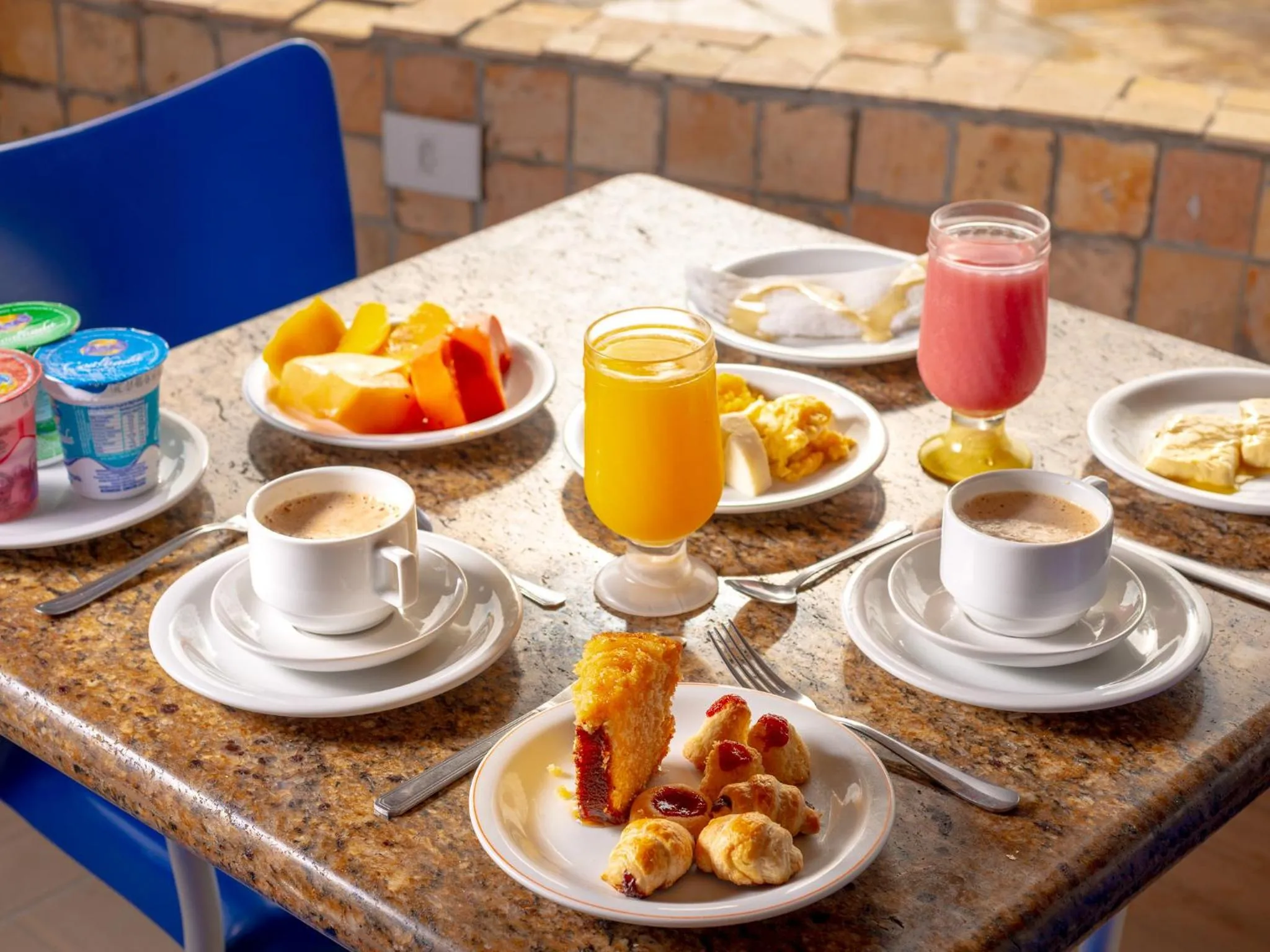 Breakfast in Happy Hotel Praia Azul