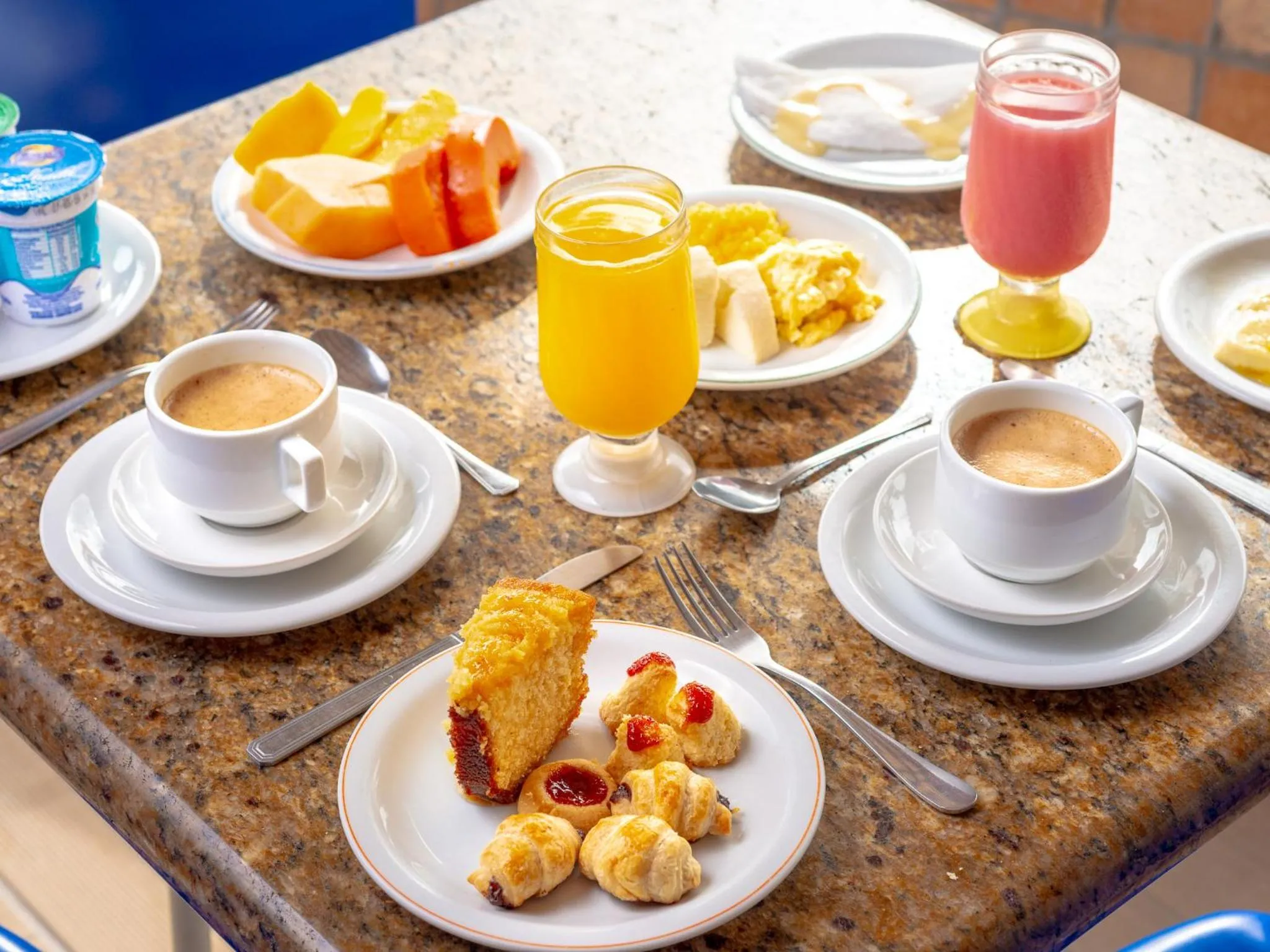 Breakfast in Happy Hotel Praia Azul