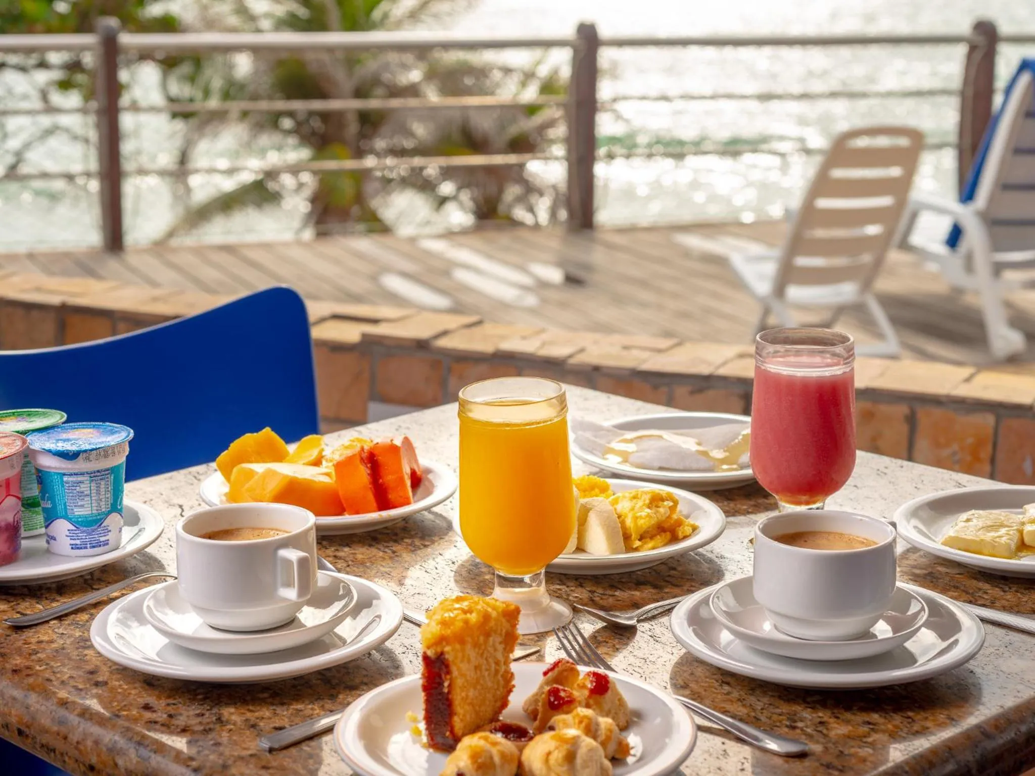 Breakfast in Happy Hotel Praia Azul