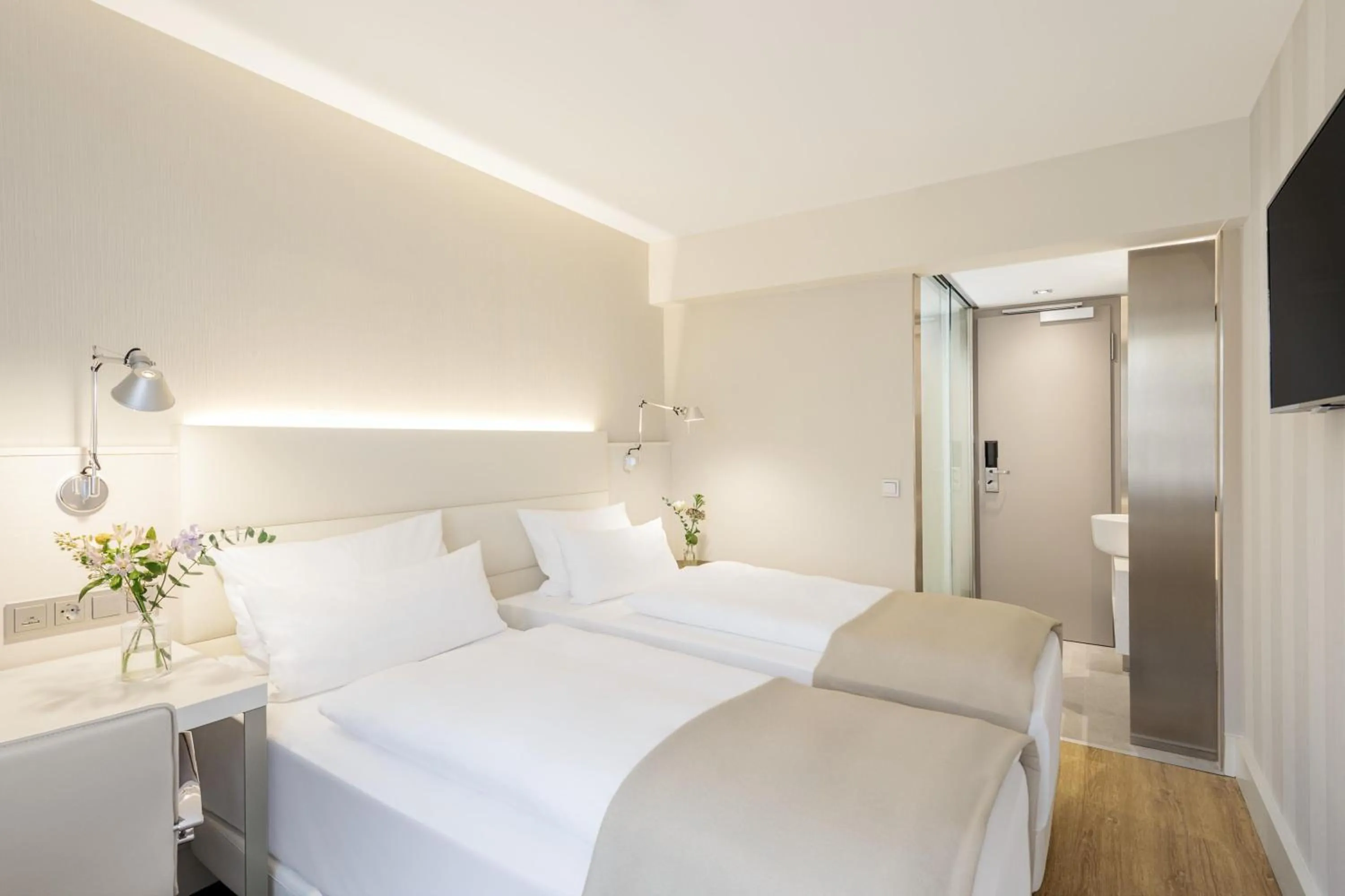 Bedroom, Bed in NH Hamburg Mitte