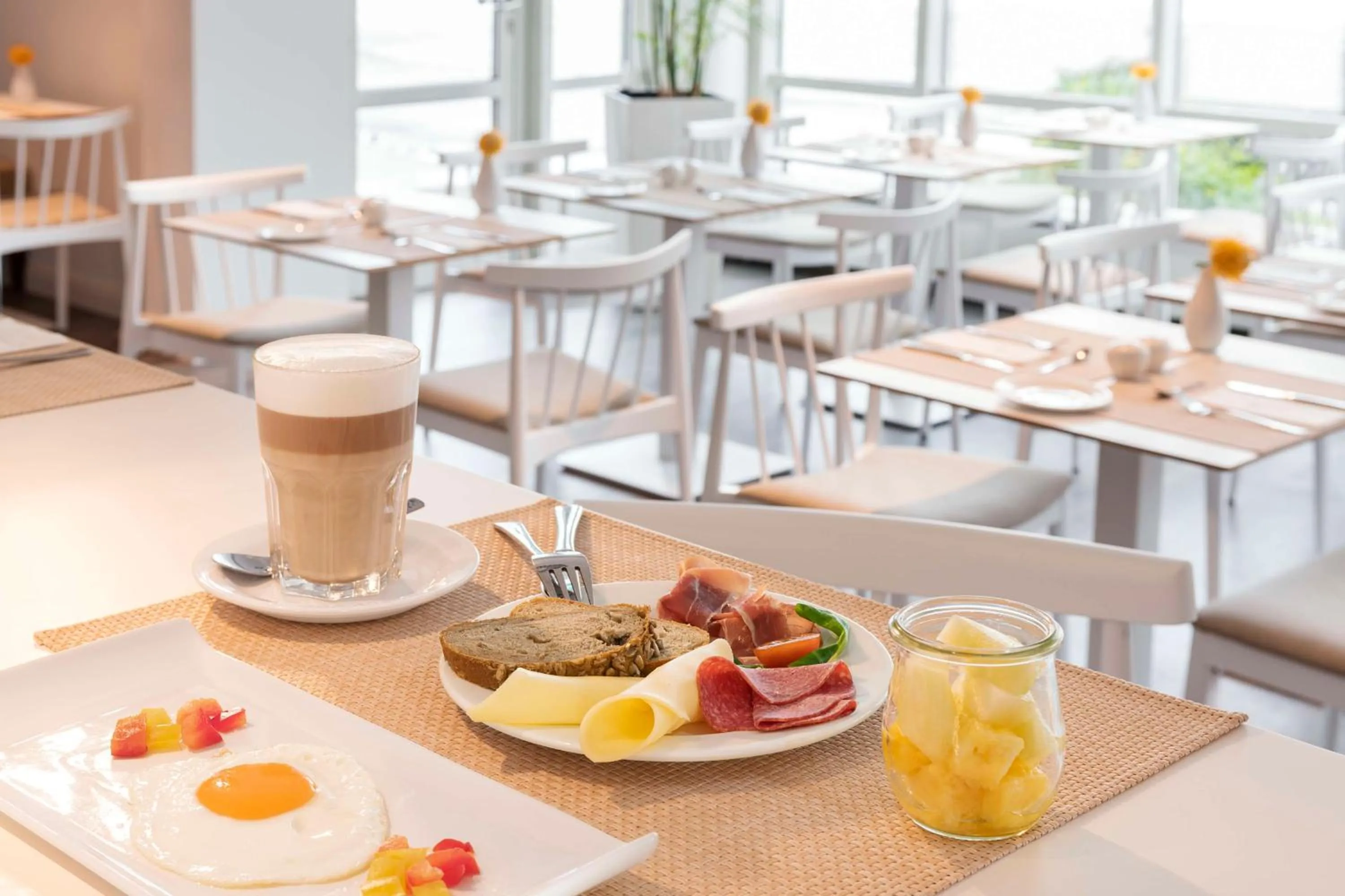 Breakfast in NH Hamburg Mitte