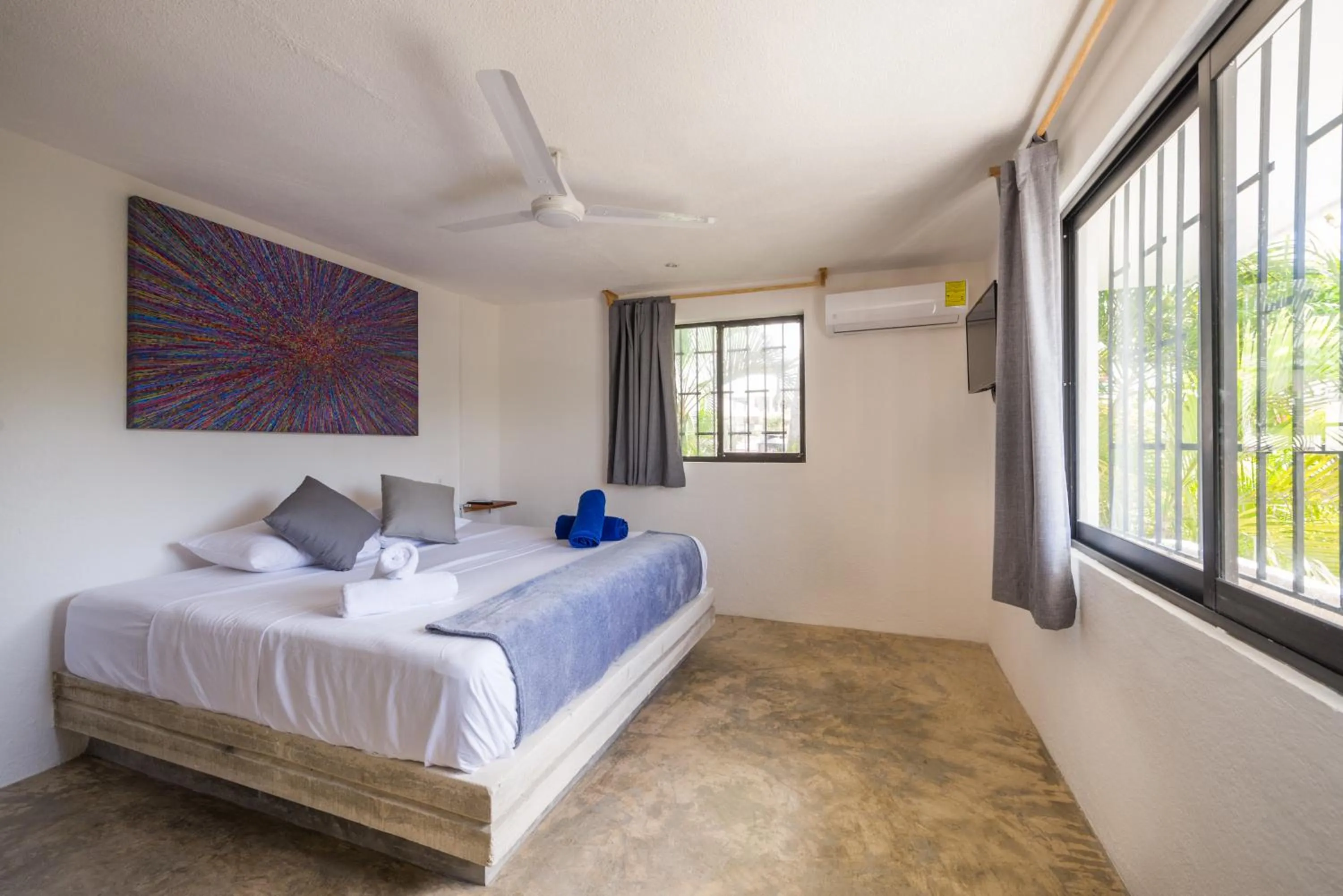 Photo of the whole room, Bed in Art Studios