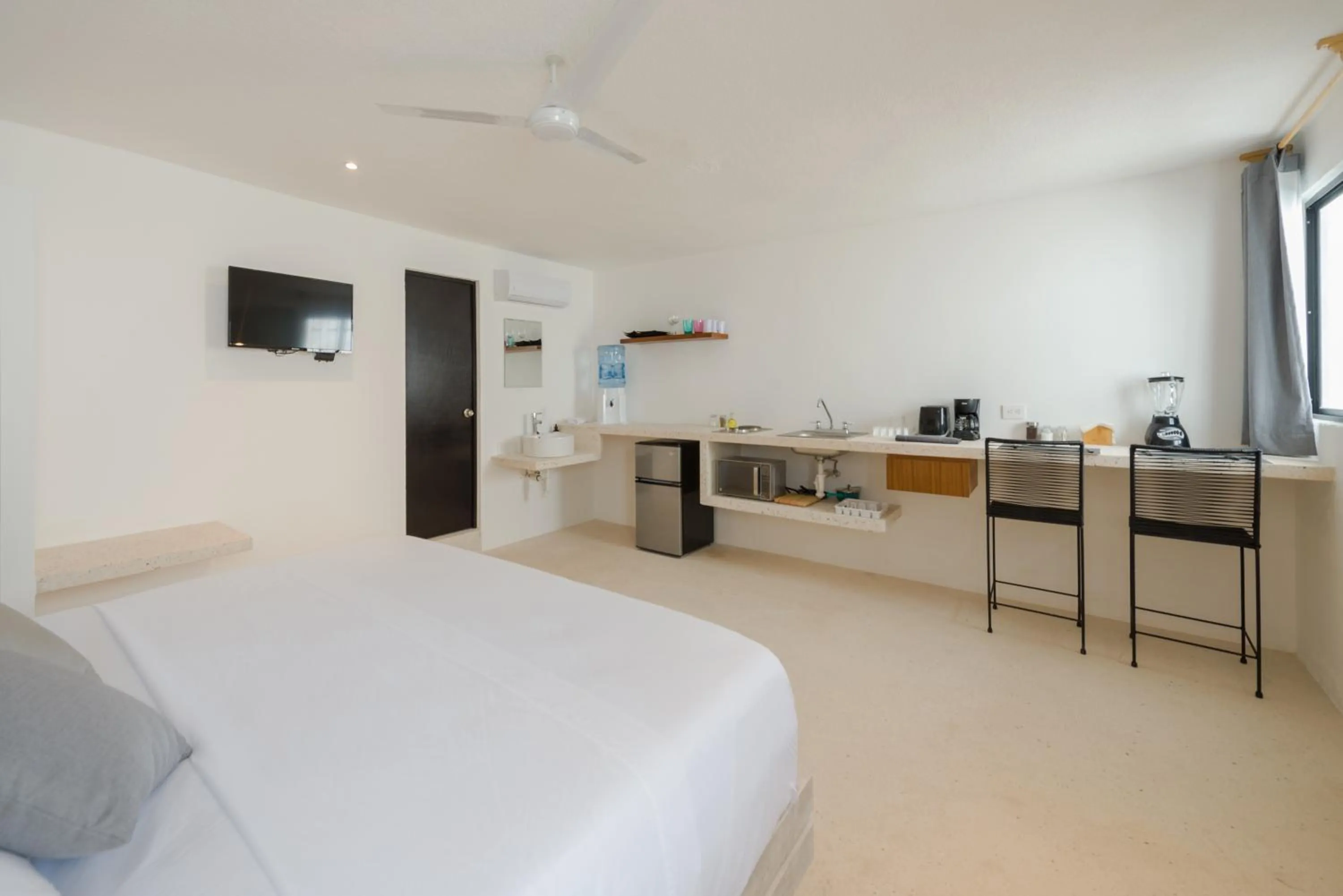 Photo of the whole room, Bed in Art Studios