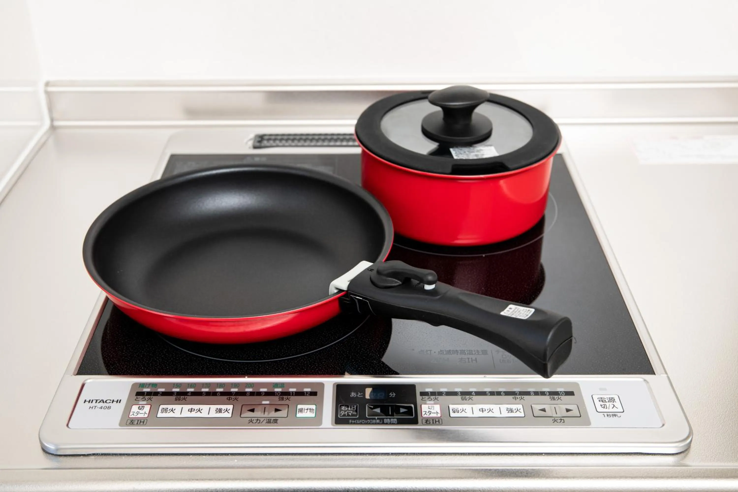 Kitchen or kitchenette in Grand Inn Canalside