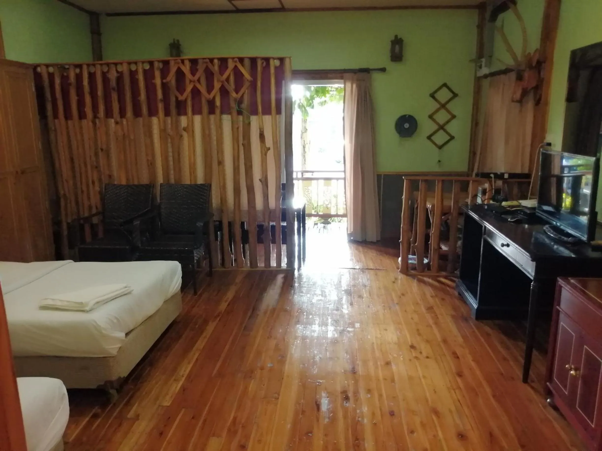 Bed in Nang Phraya Resort