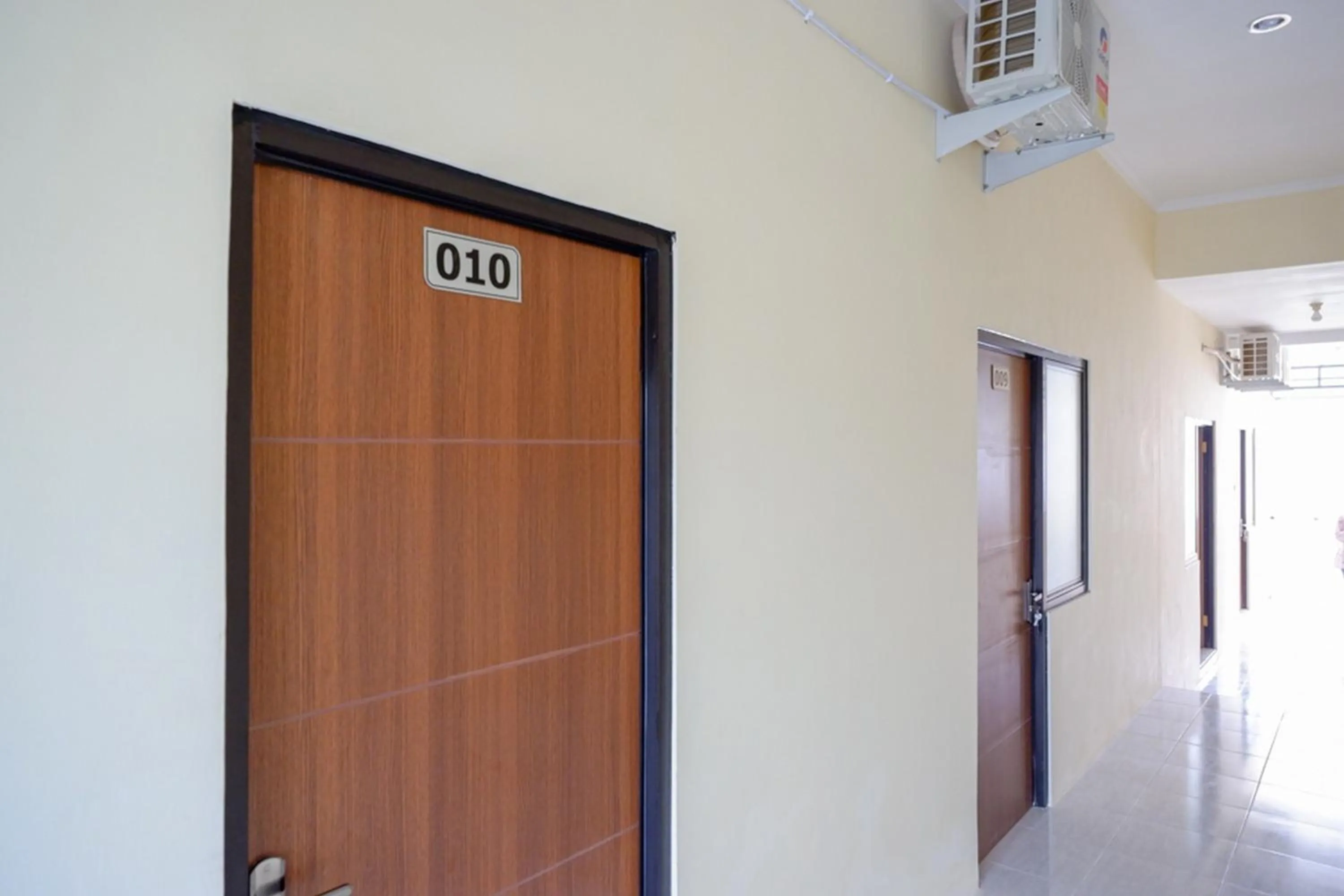 RedDoorz near Graha Saba Buana Solo