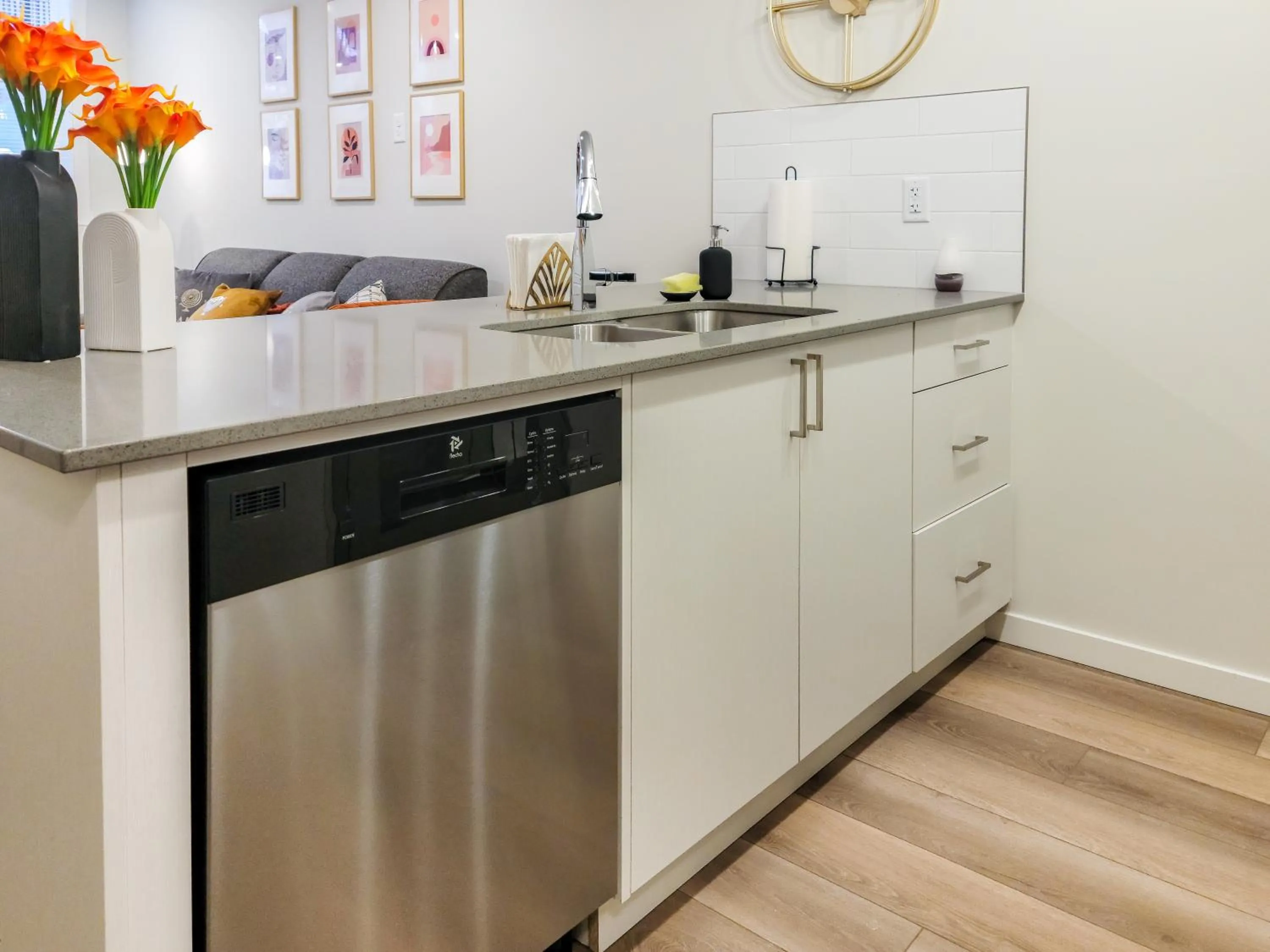 Kitchen or kitchenette in GLOBALSTAY New Apartments in Cranbrook Free street parking