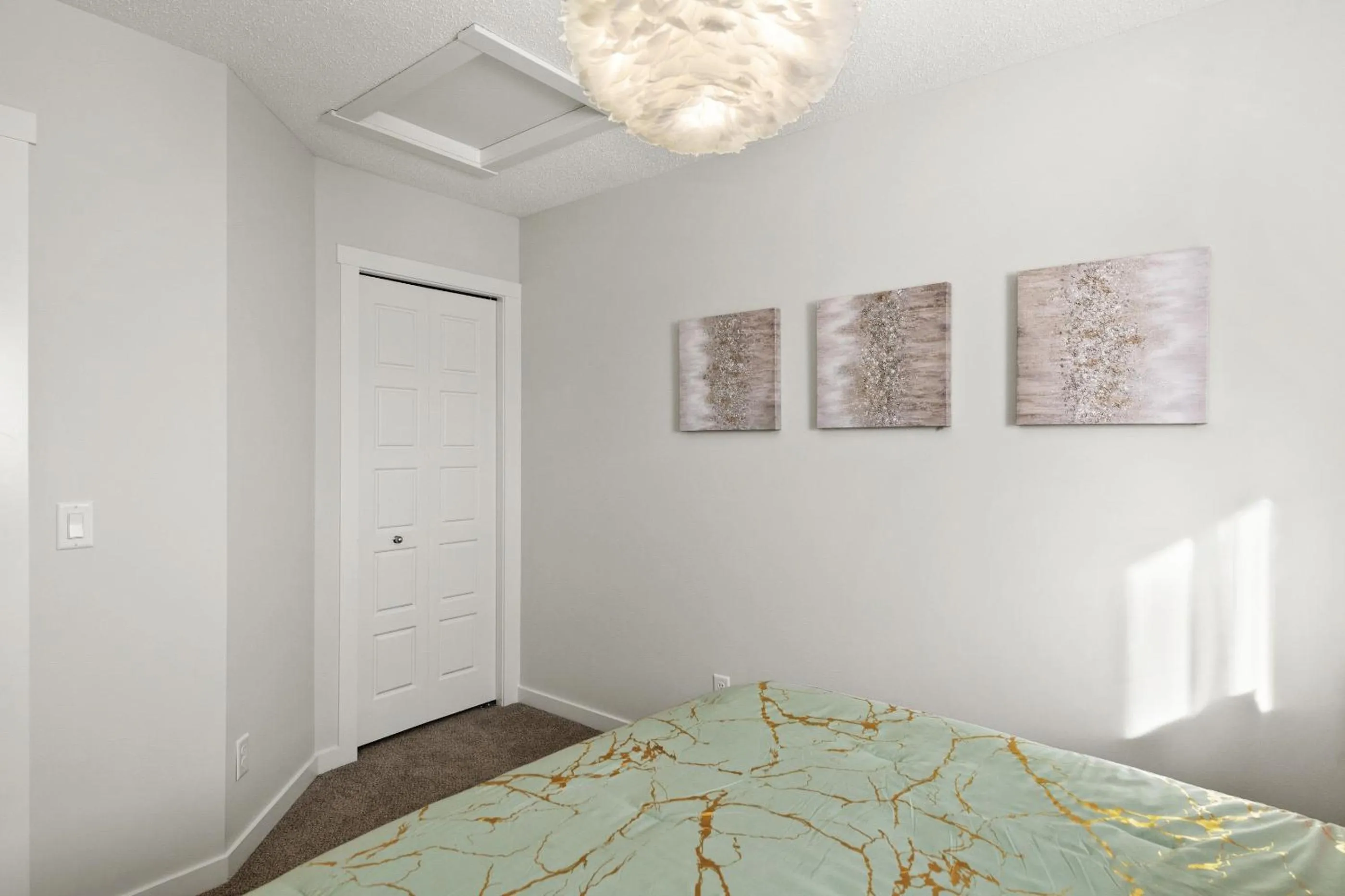 Bed in GLOBALSTAY New Apartments in Cranbrook Free street parking