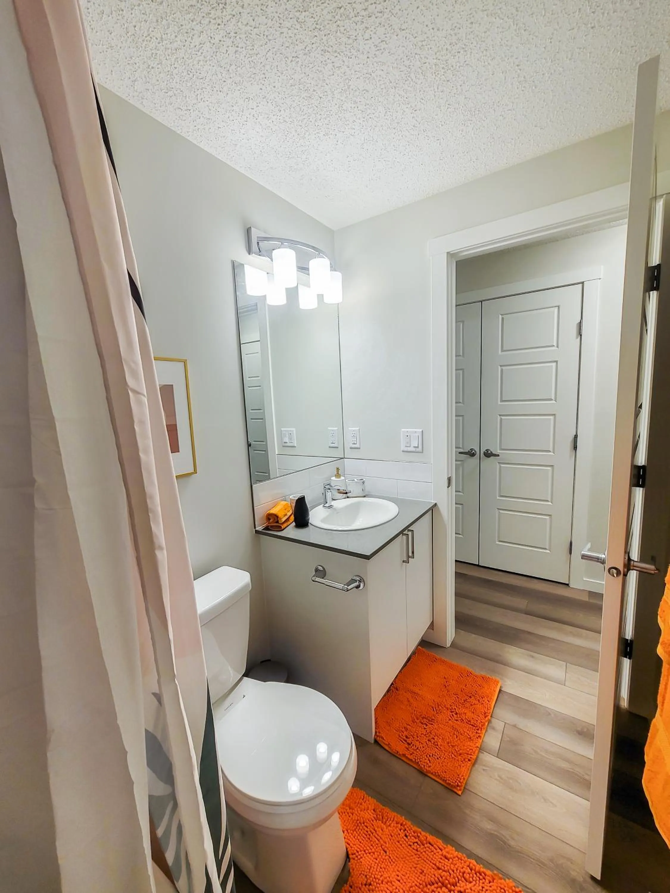 Bathroom in GLOBALSTAY New Apartments in Cranbrook Free street parking